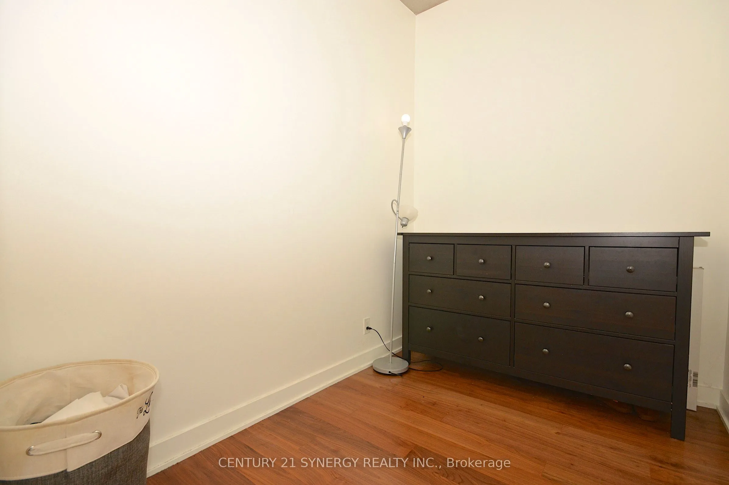 354 Gladstone Avenue #213