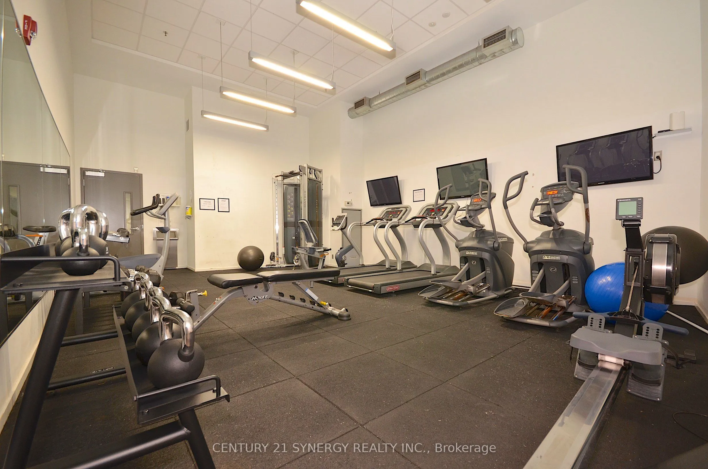 354 Gladstone Avenue #213