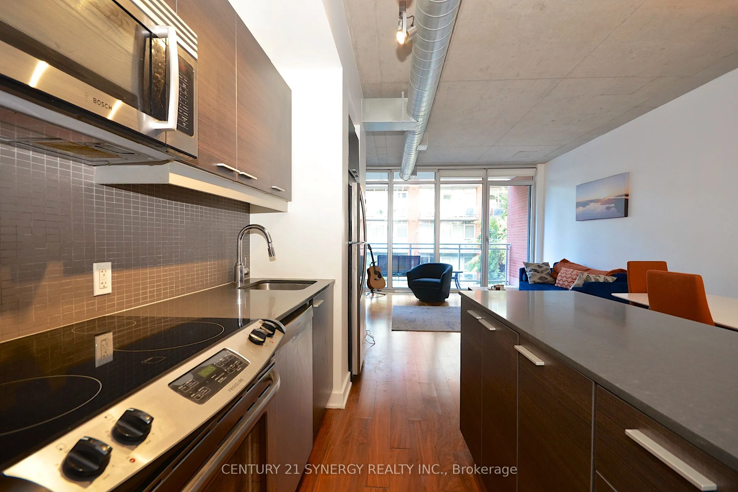 354 Gladstone Avenue #213