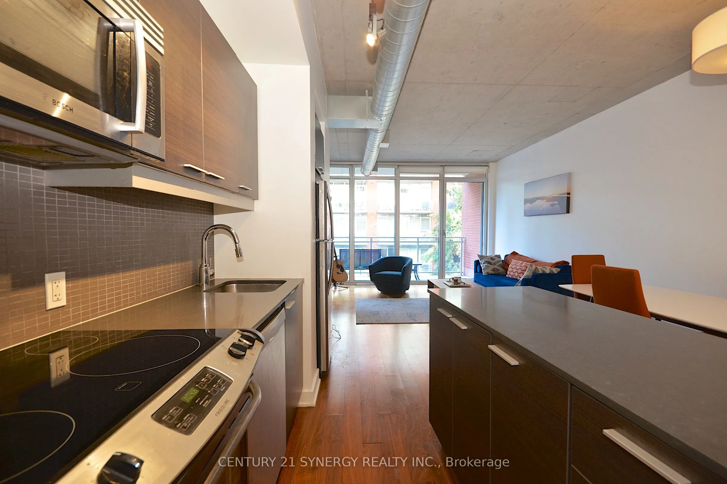 354 Gladstone Avenue #213