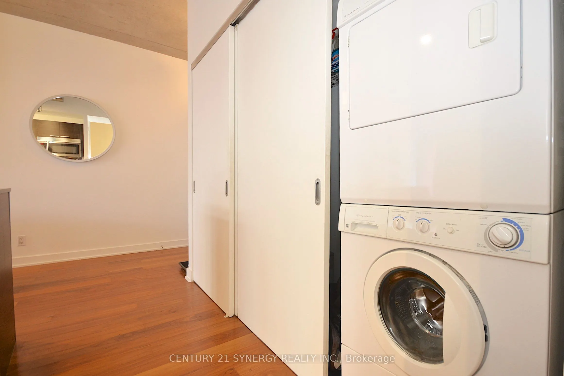 354 Gladstone Avenue #213