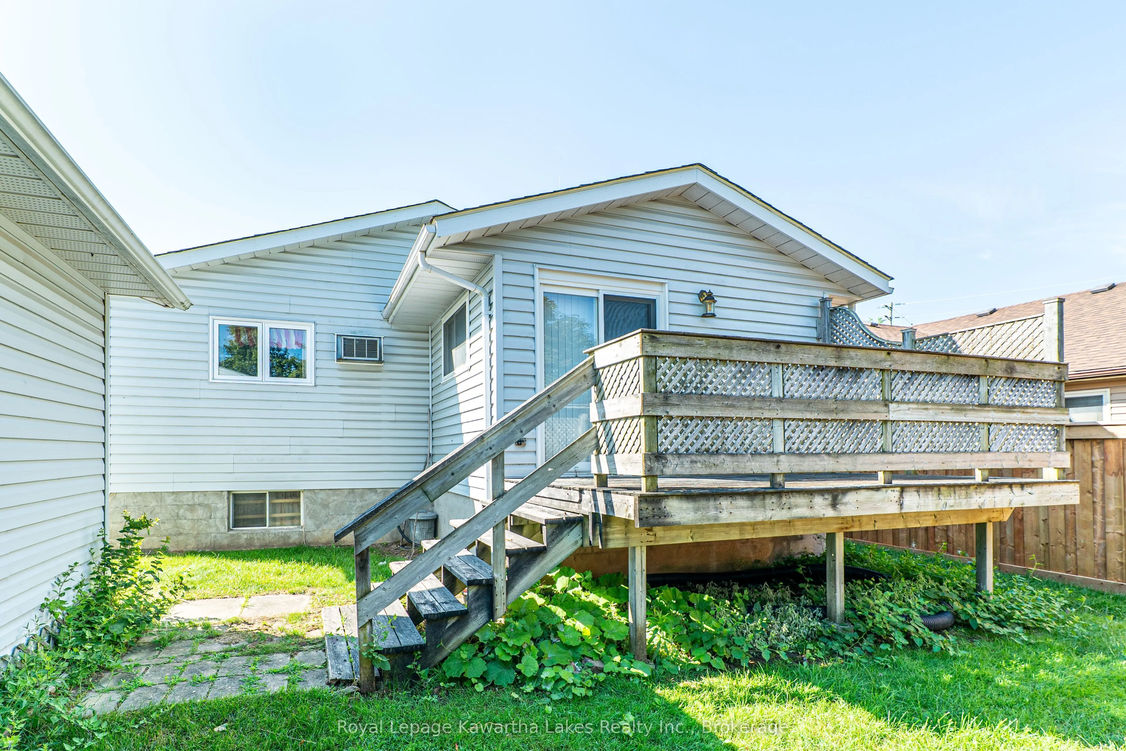 182 Colborne Street W