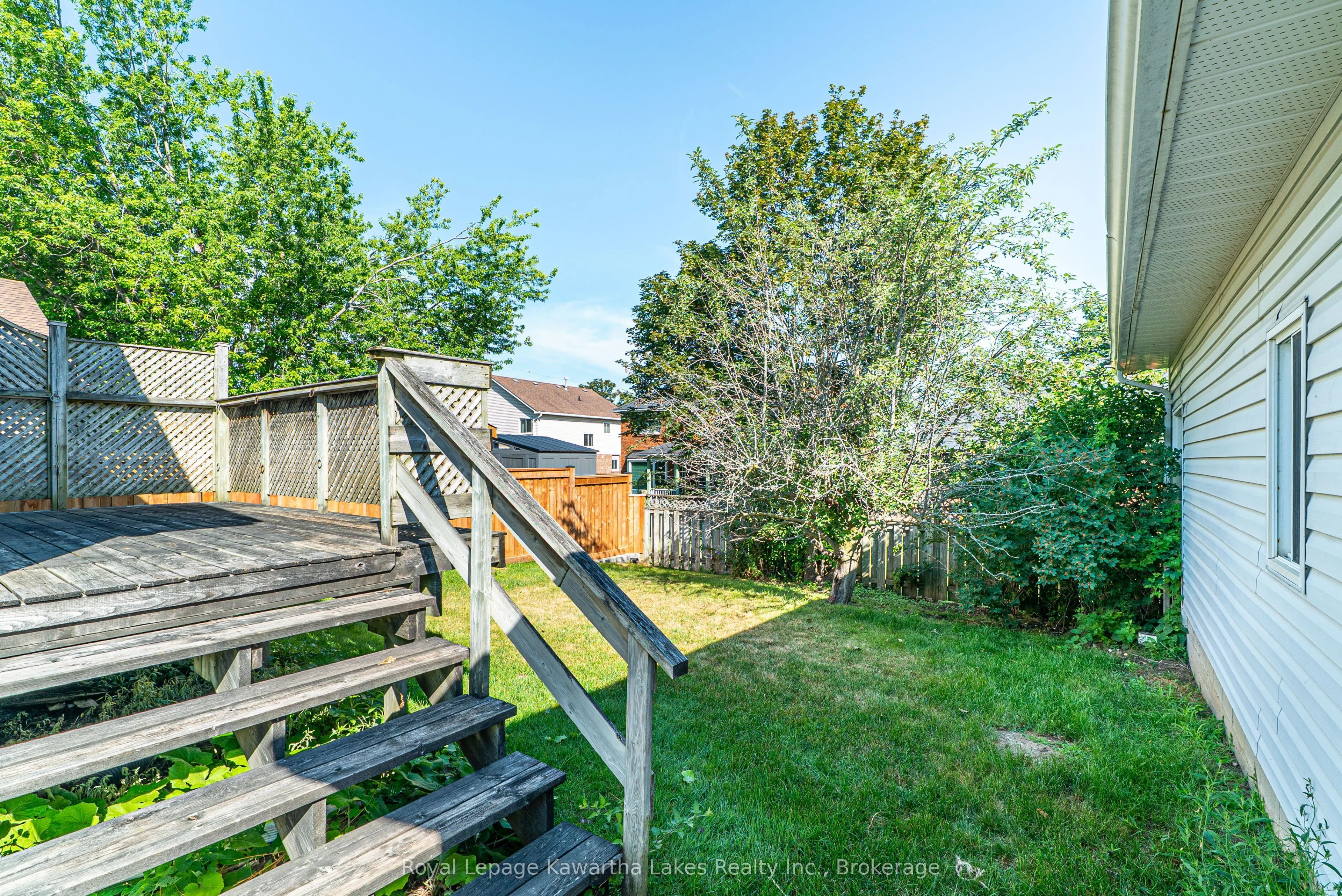 182 Colborne Street W
