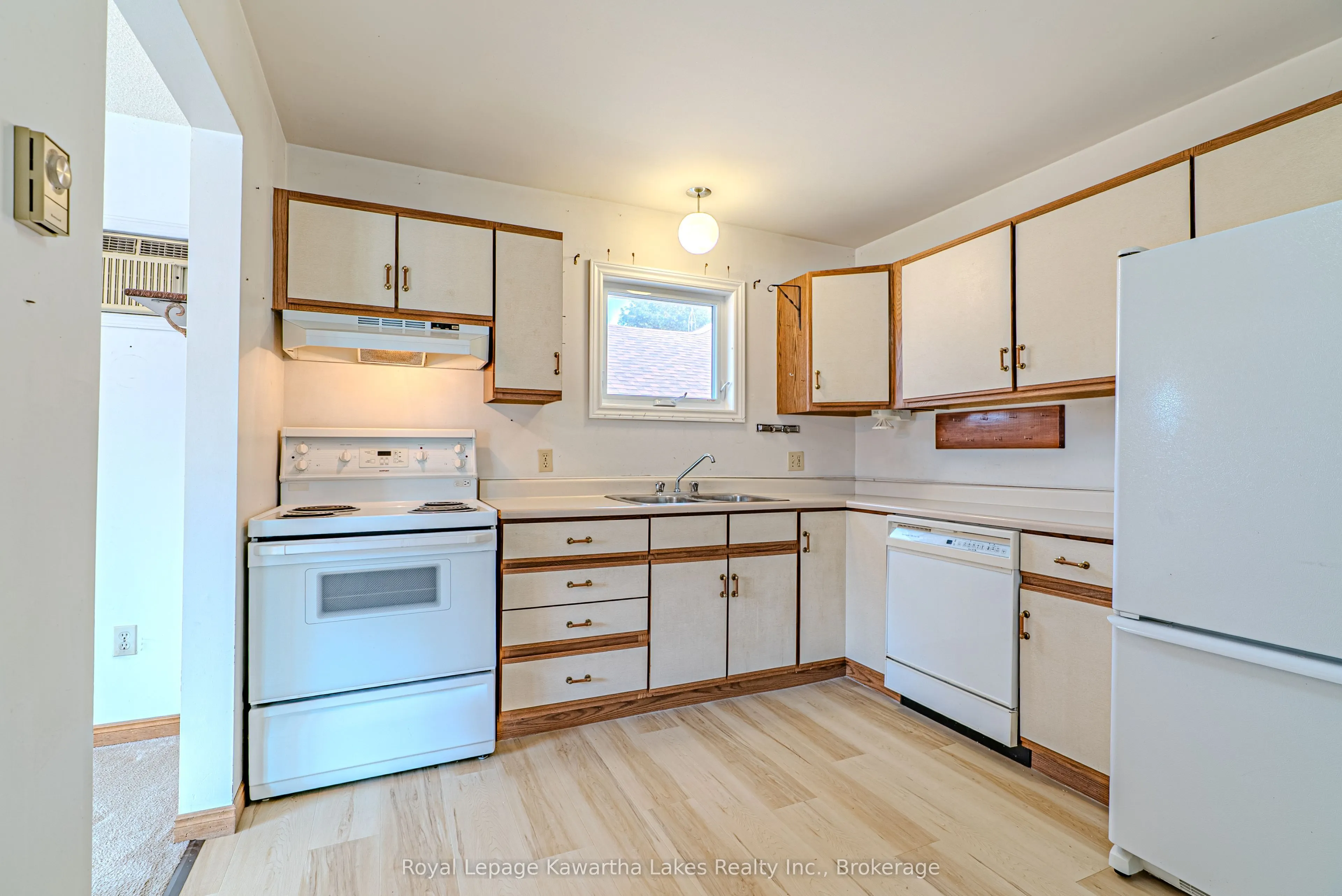 182 Colborne Street W