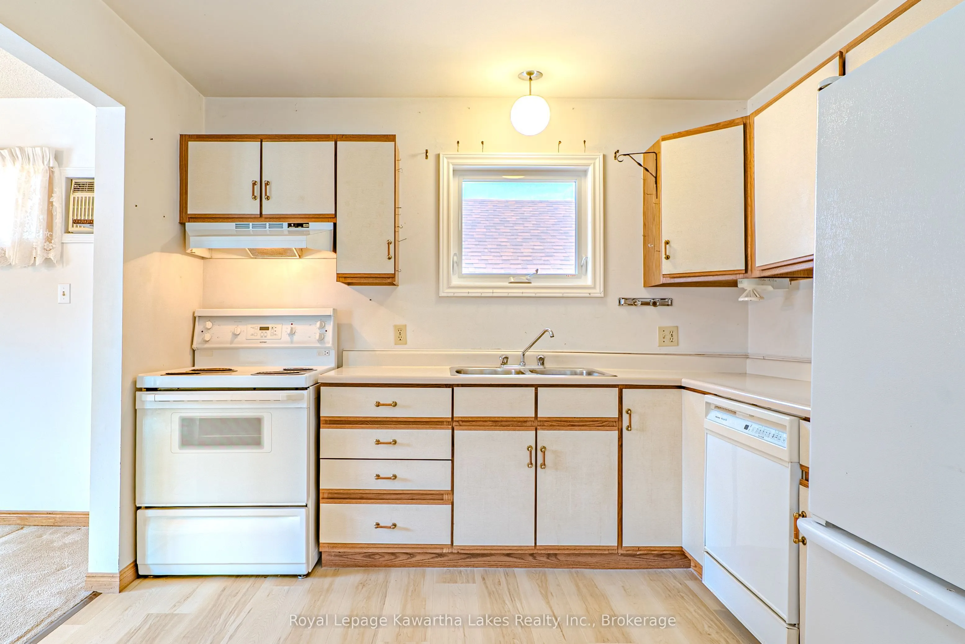 182 Colborne Street W