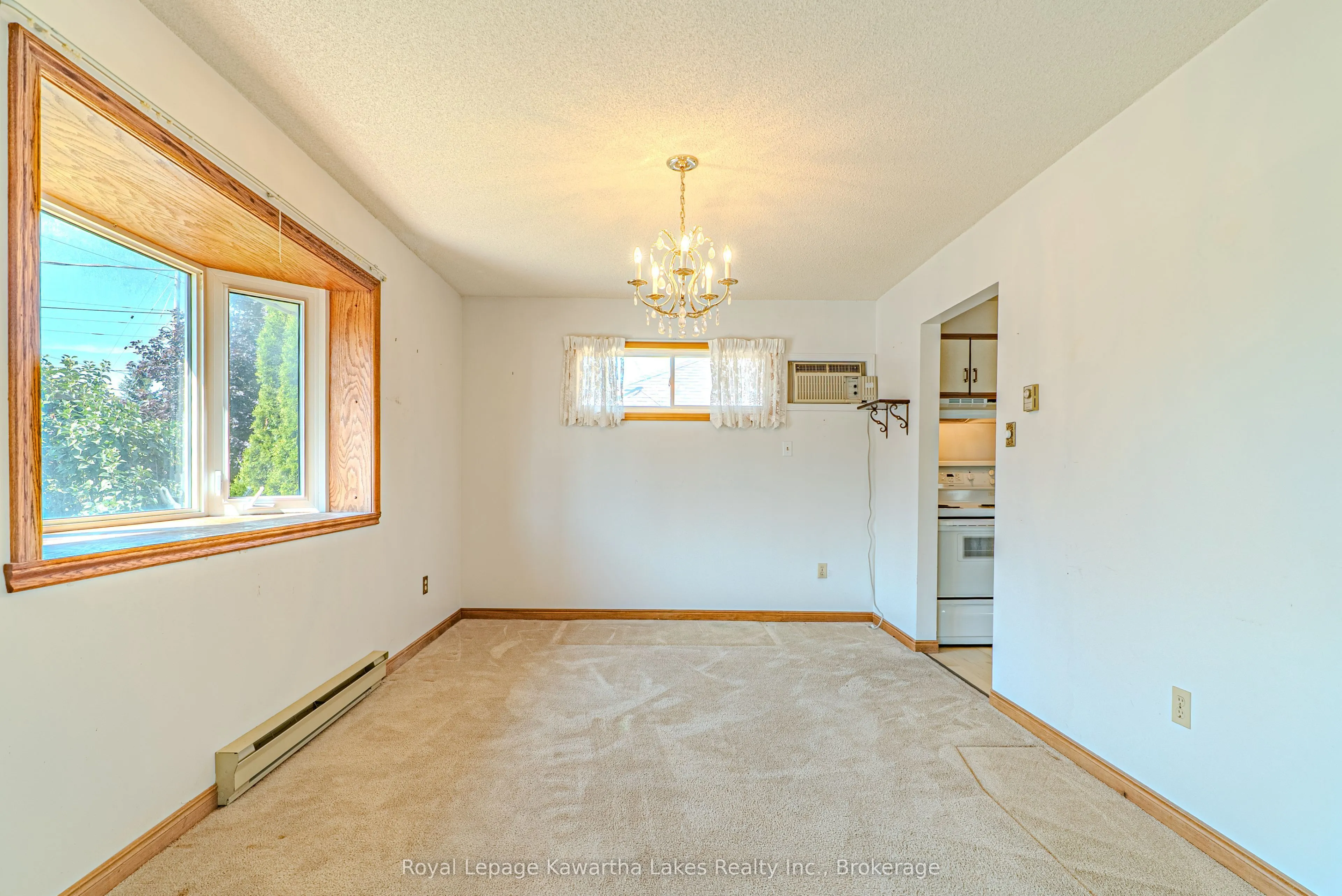 182 Colborne Street W