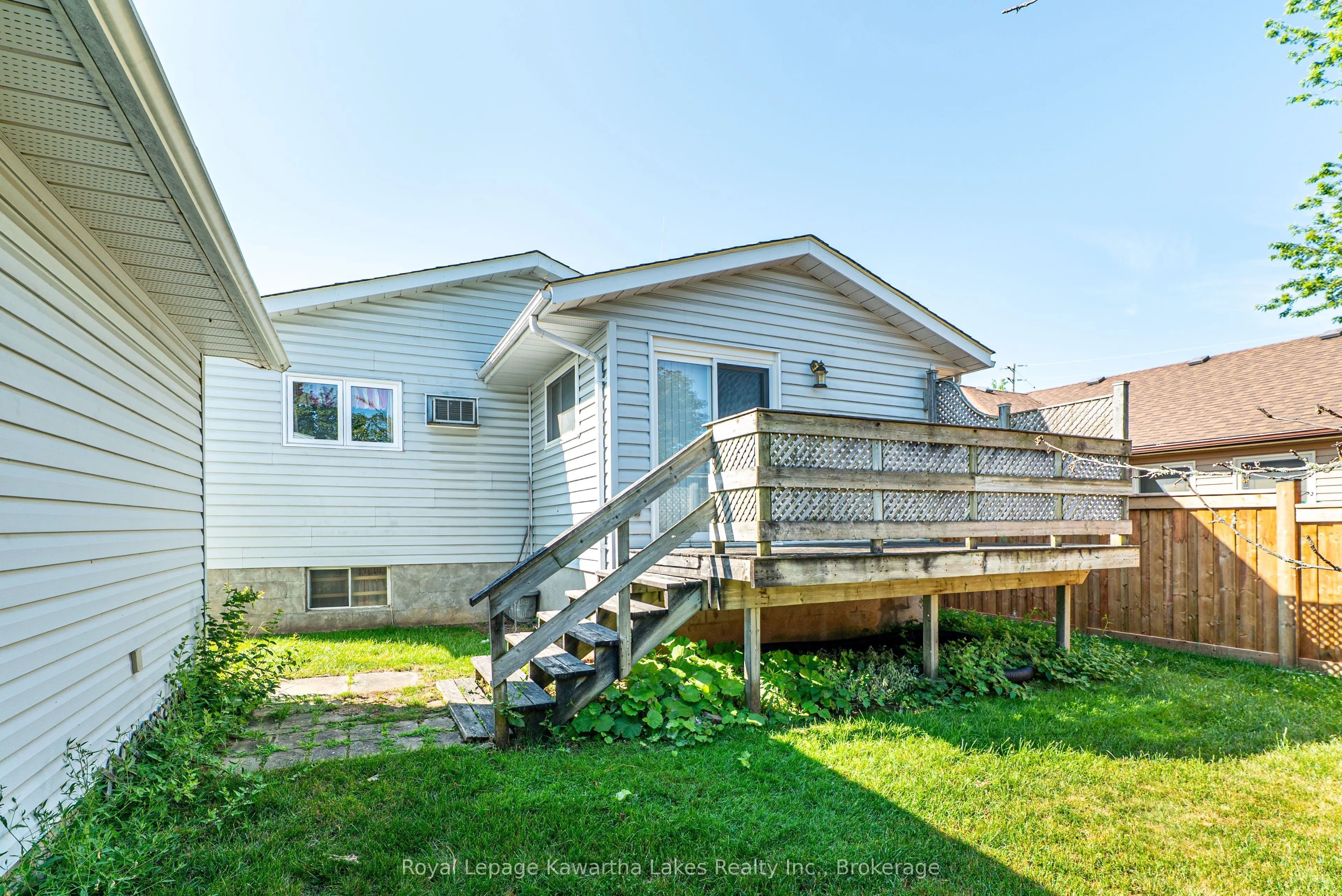 182 Colborne Street W