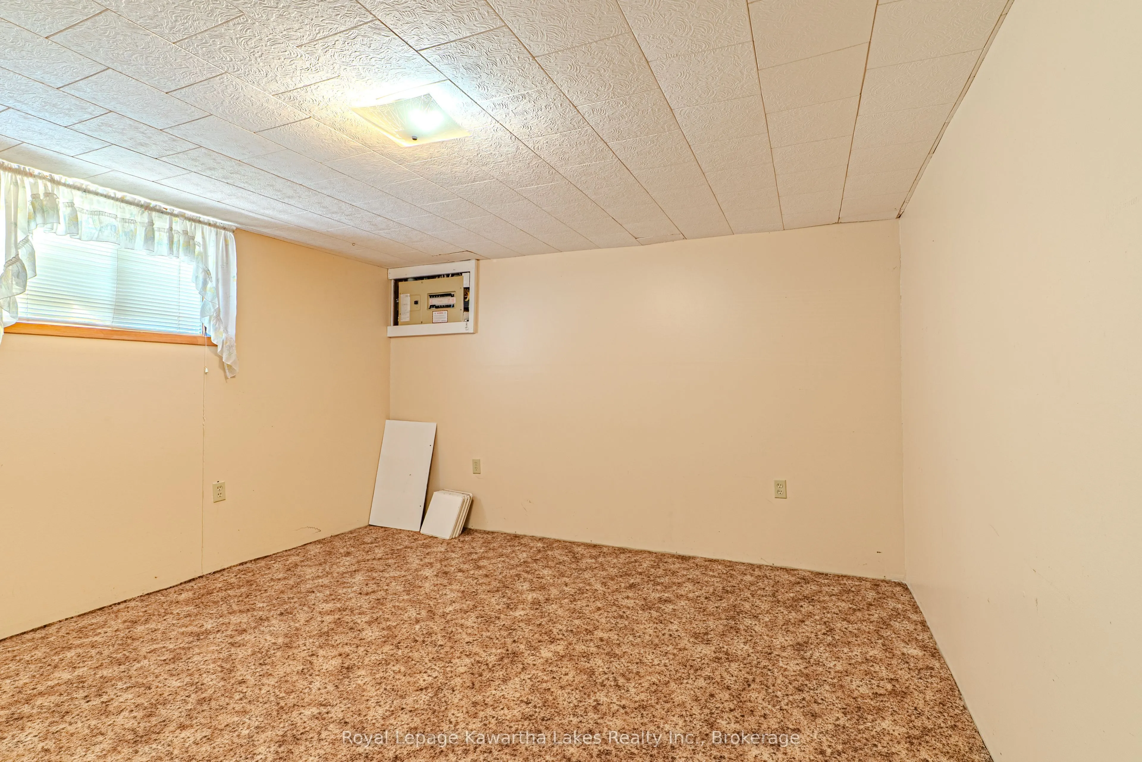 182 Colborne Street W