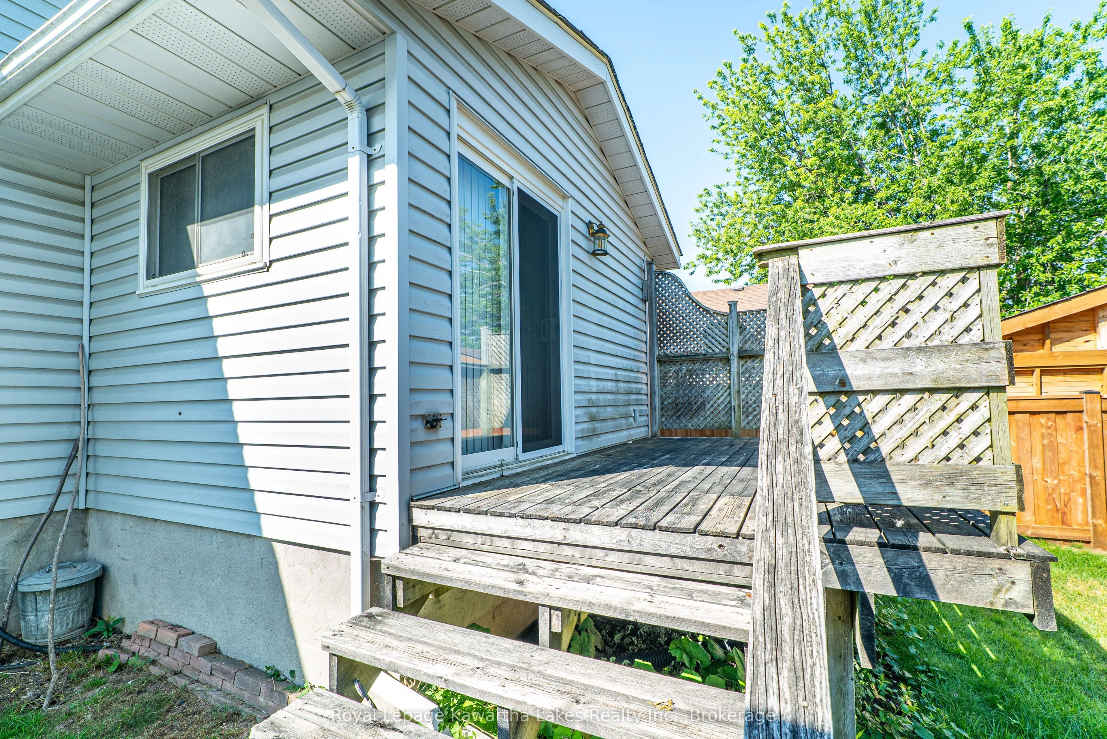 182 Colborne Street W