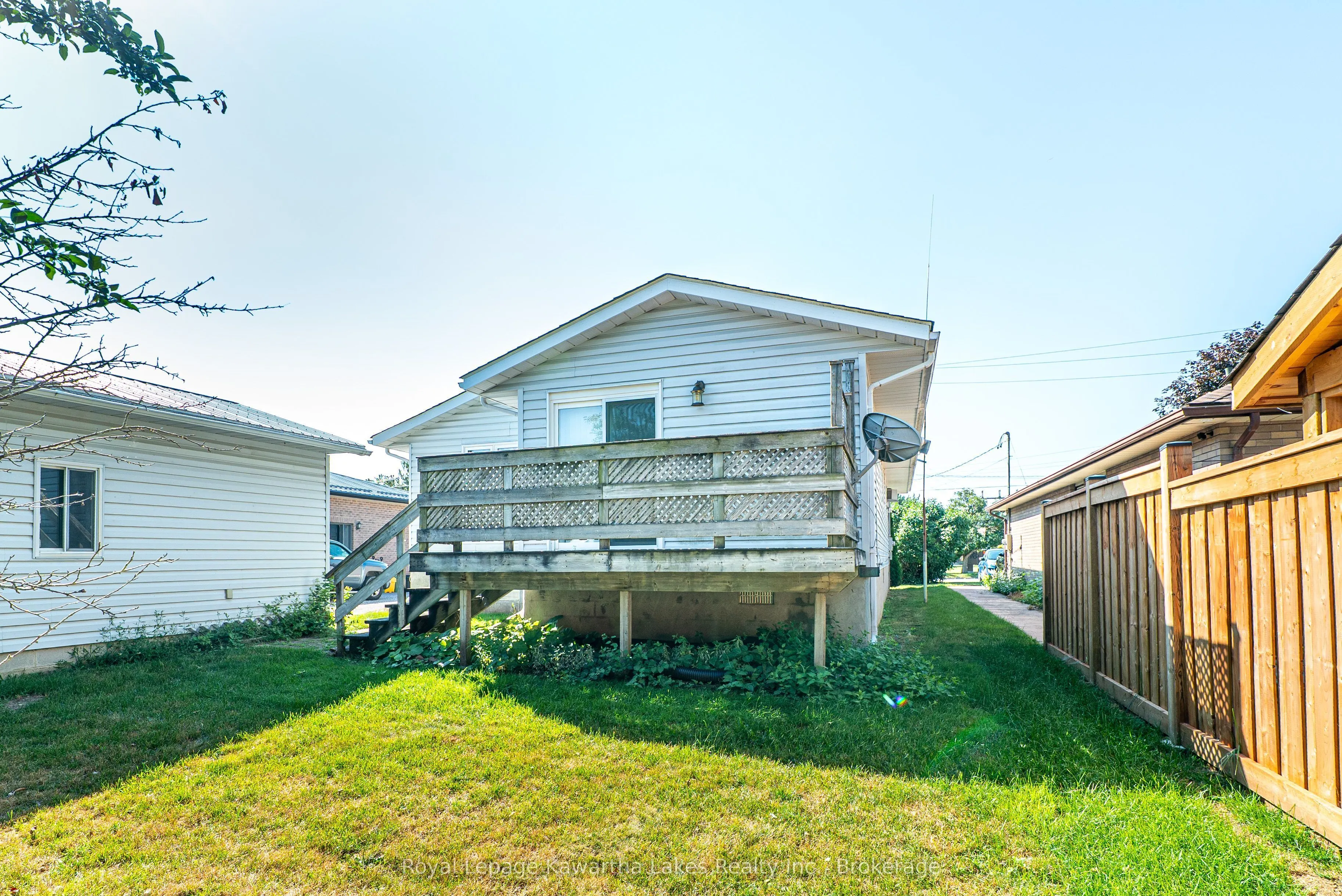 182 Colborne Street W