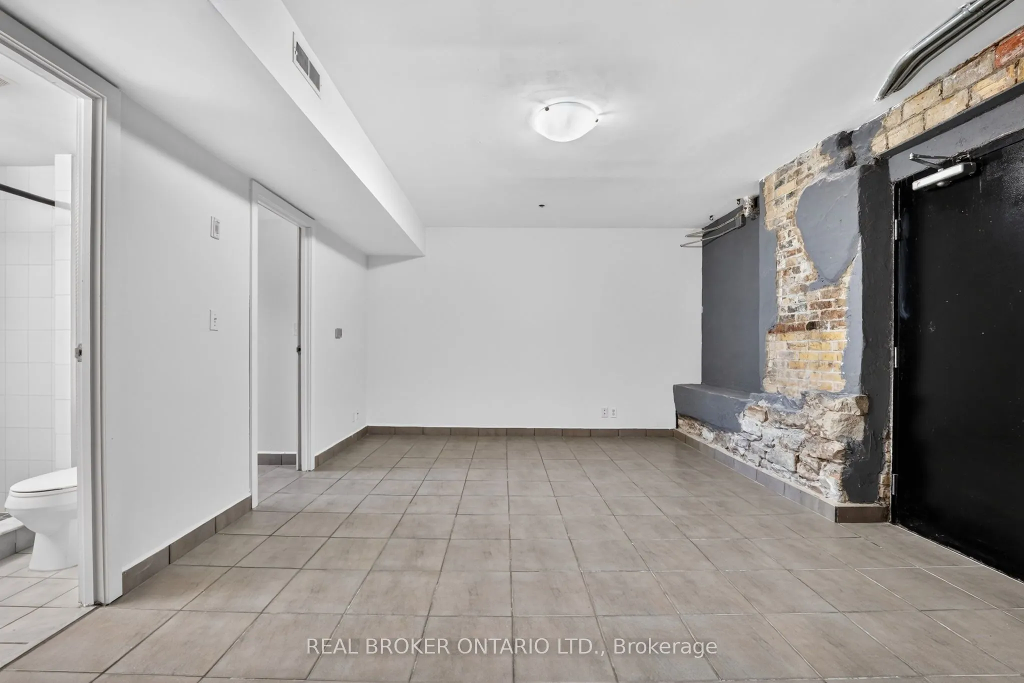 12 Bridgeport Road E #9