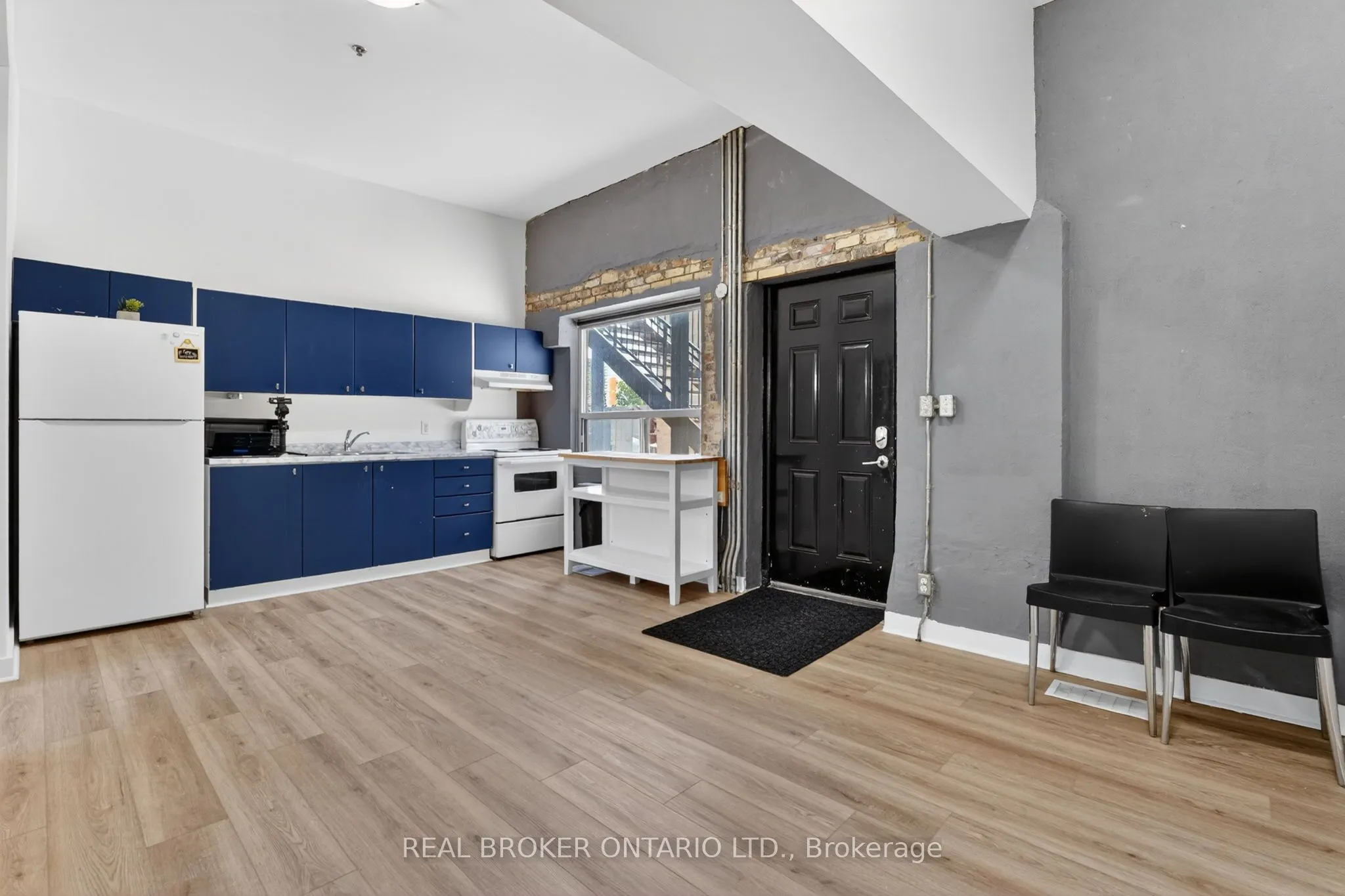 12 Bridgeport Road E #9