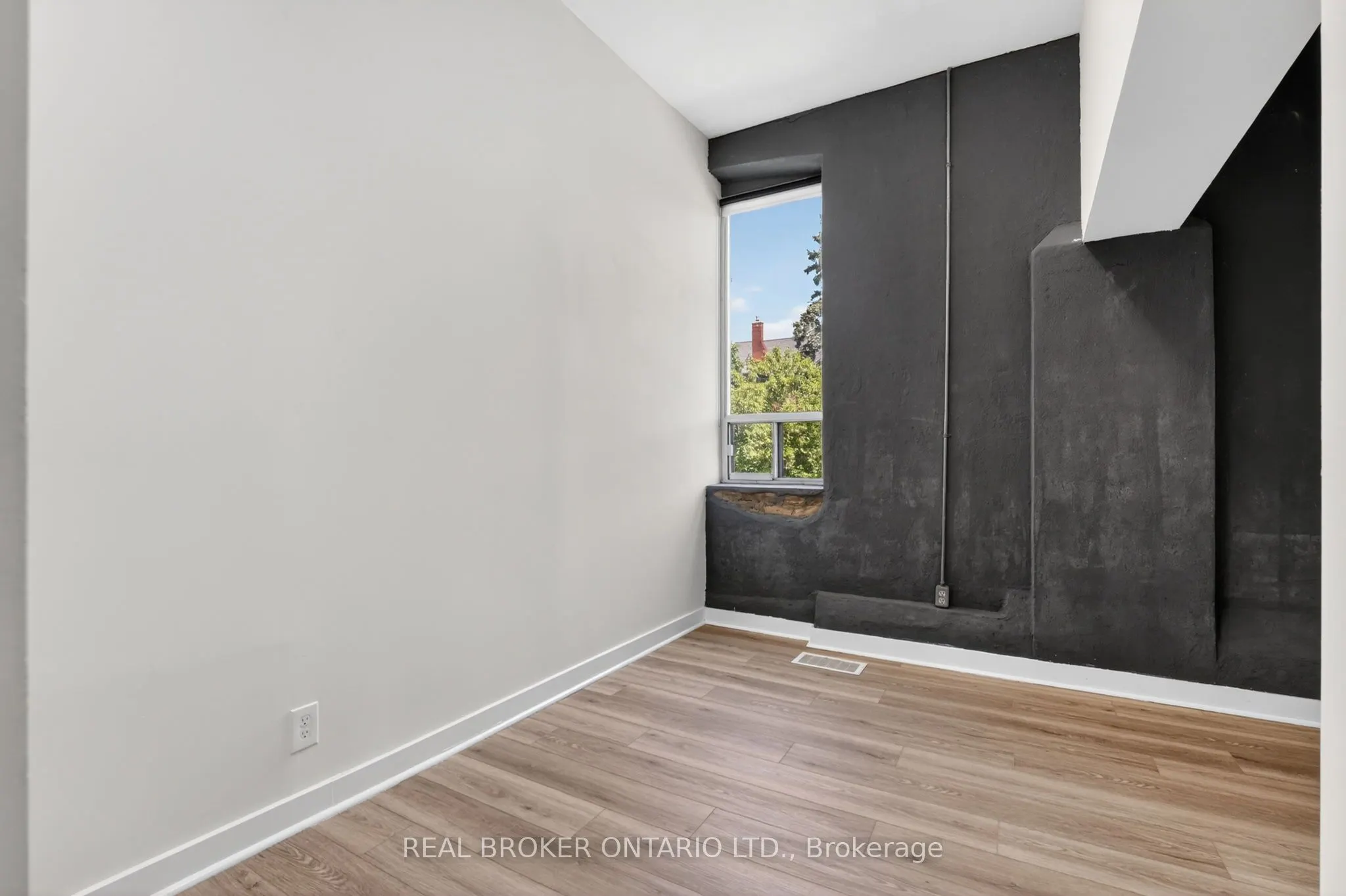 12 Bridgeport Road E #9