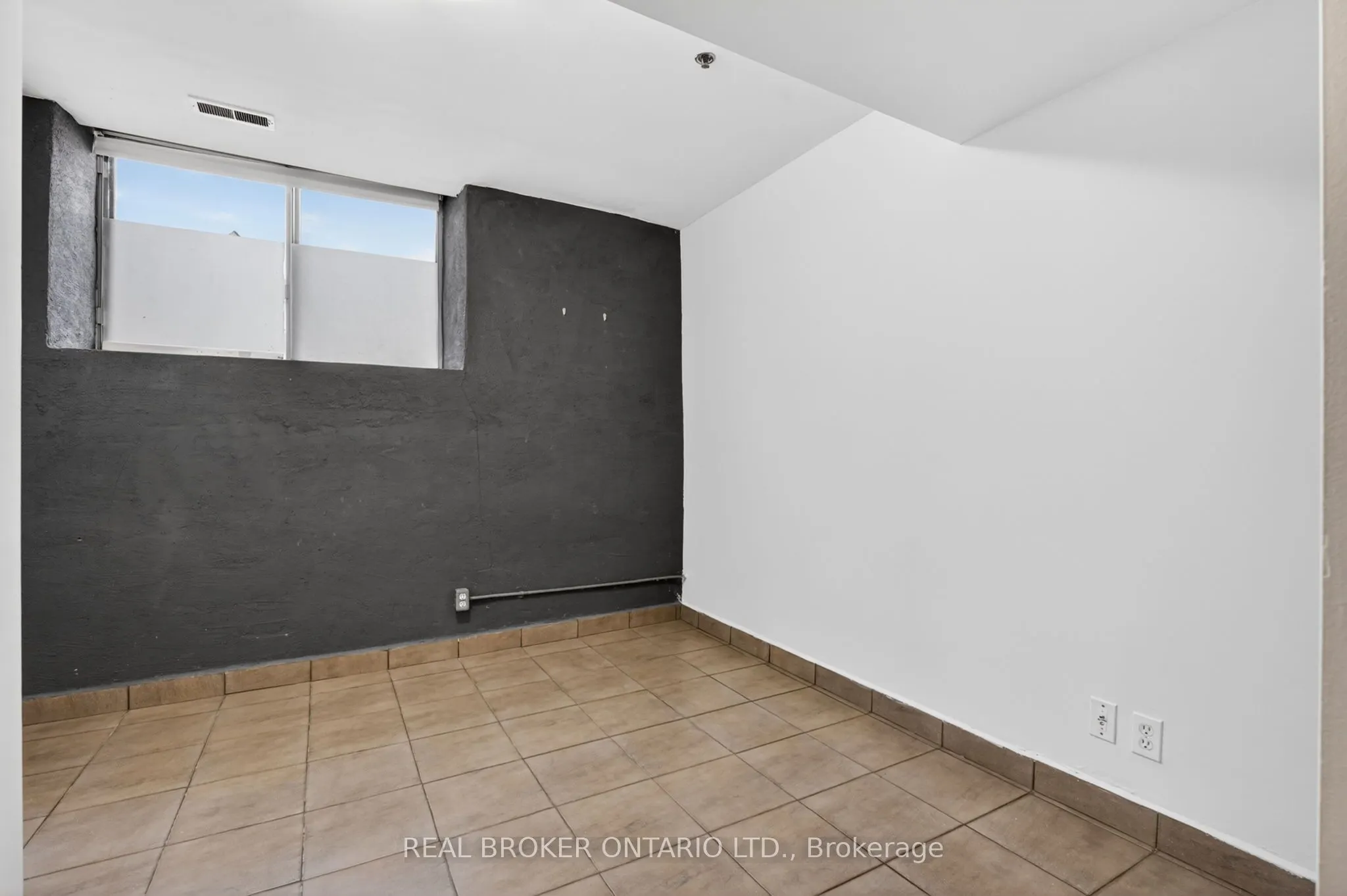 12 Bridgeport Road E #9