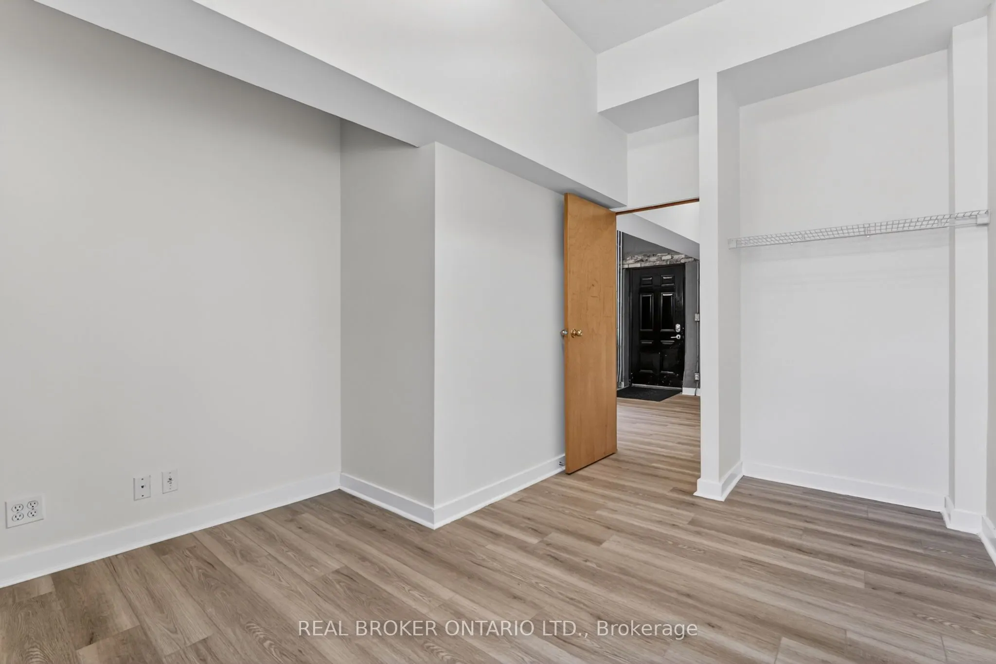 12 Bridgeport Road E #9