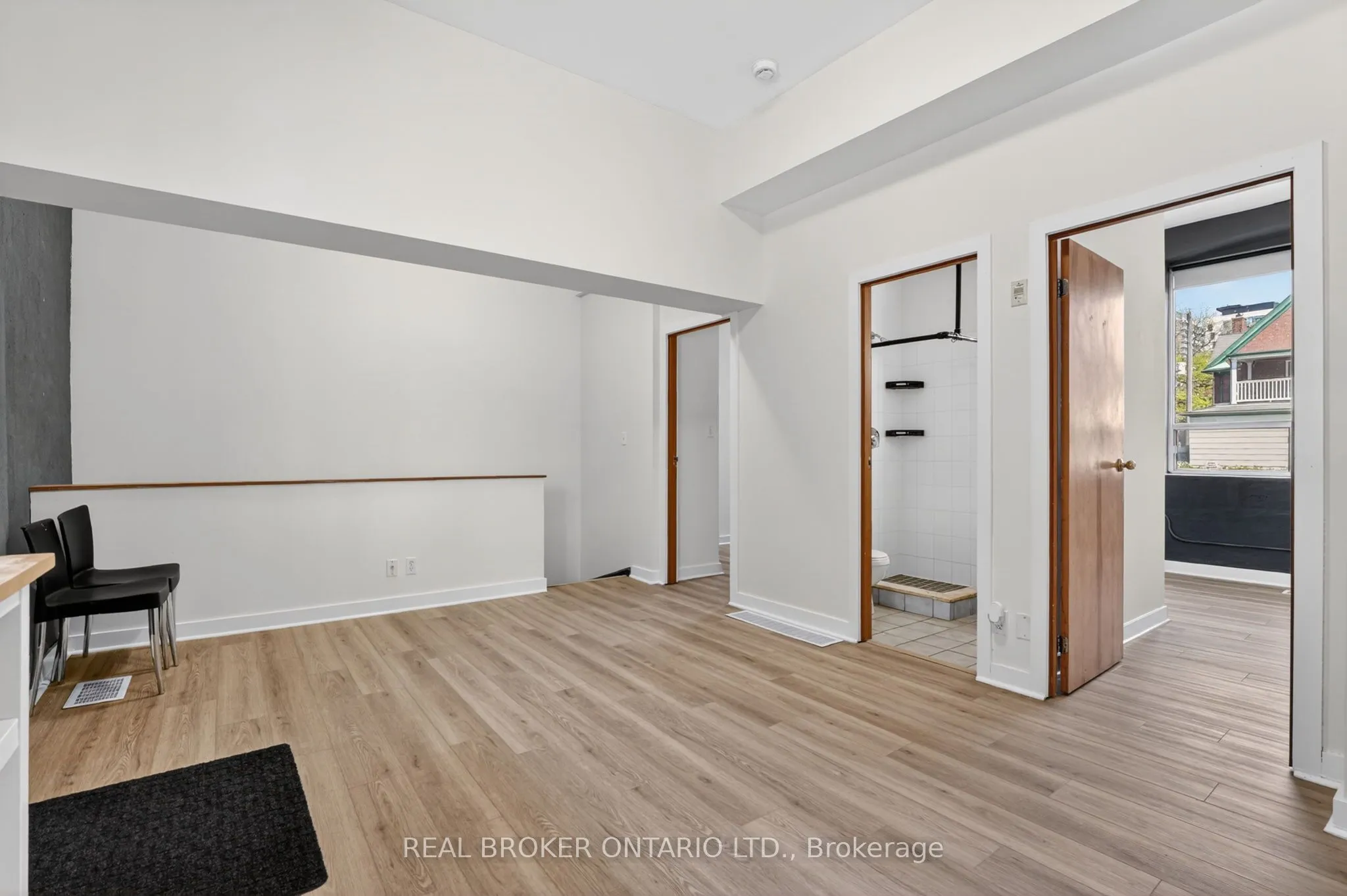 12 Bridgeport Road E #9