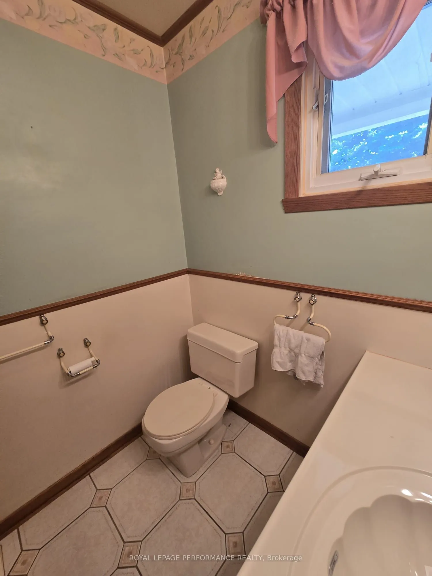 436 Fourth Street E