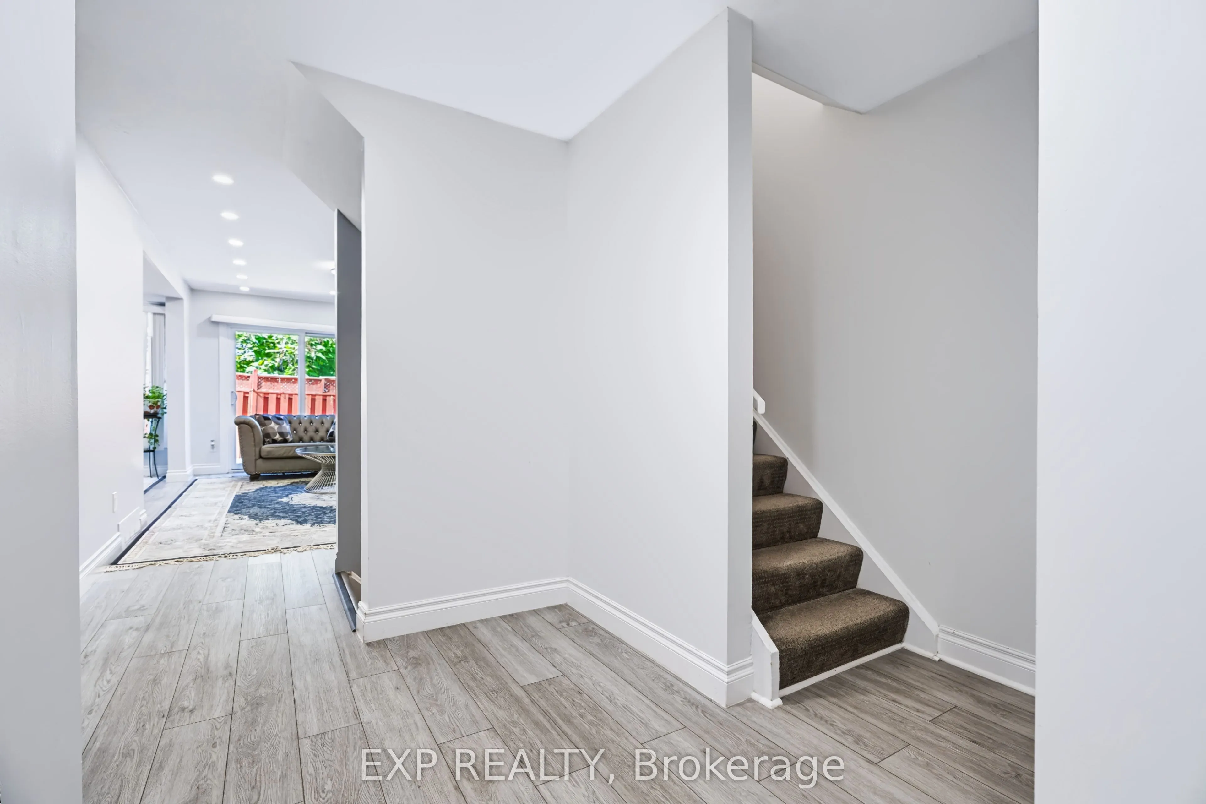 2669 SOUTHVALE Crescent E #2