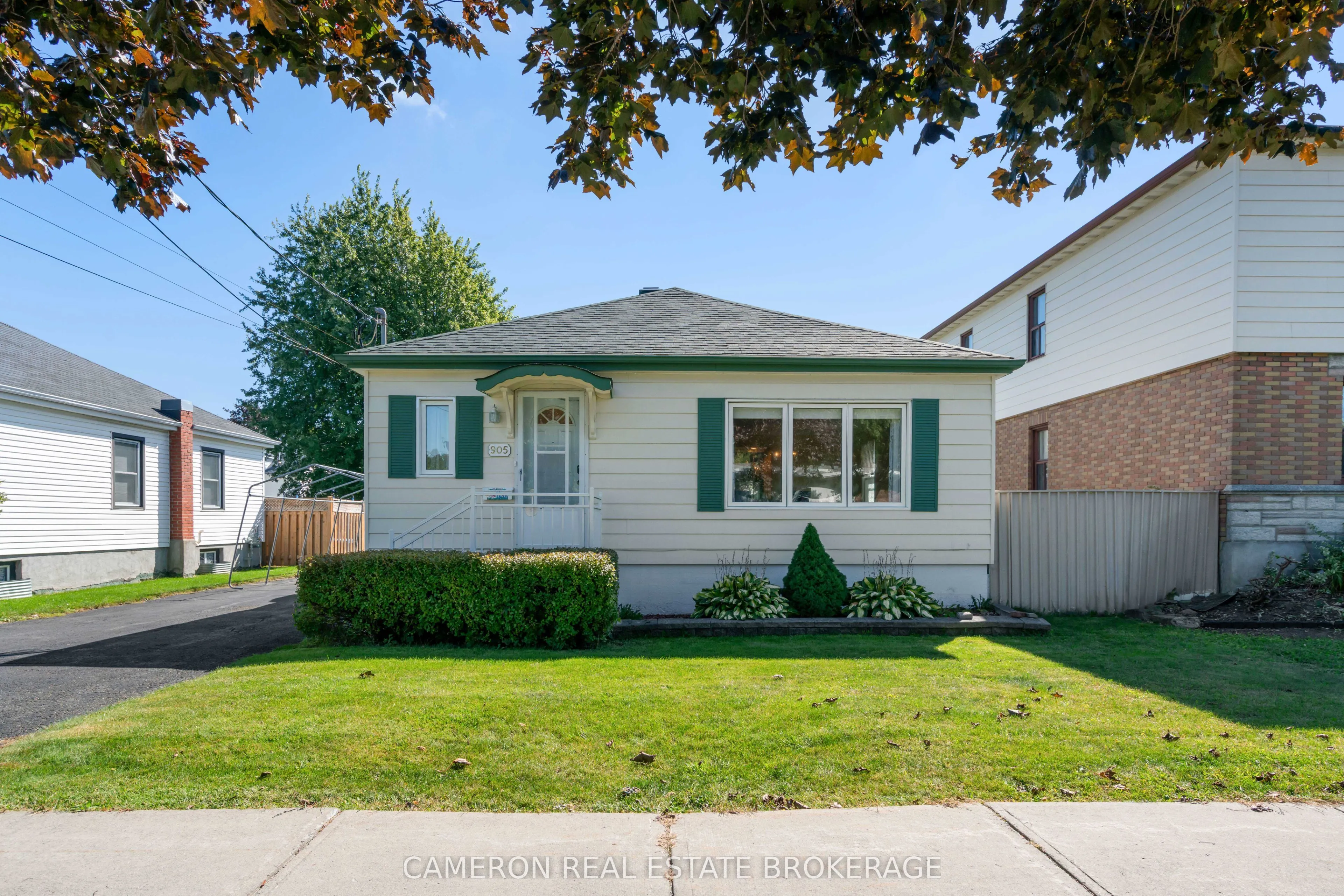 905 Third Street E