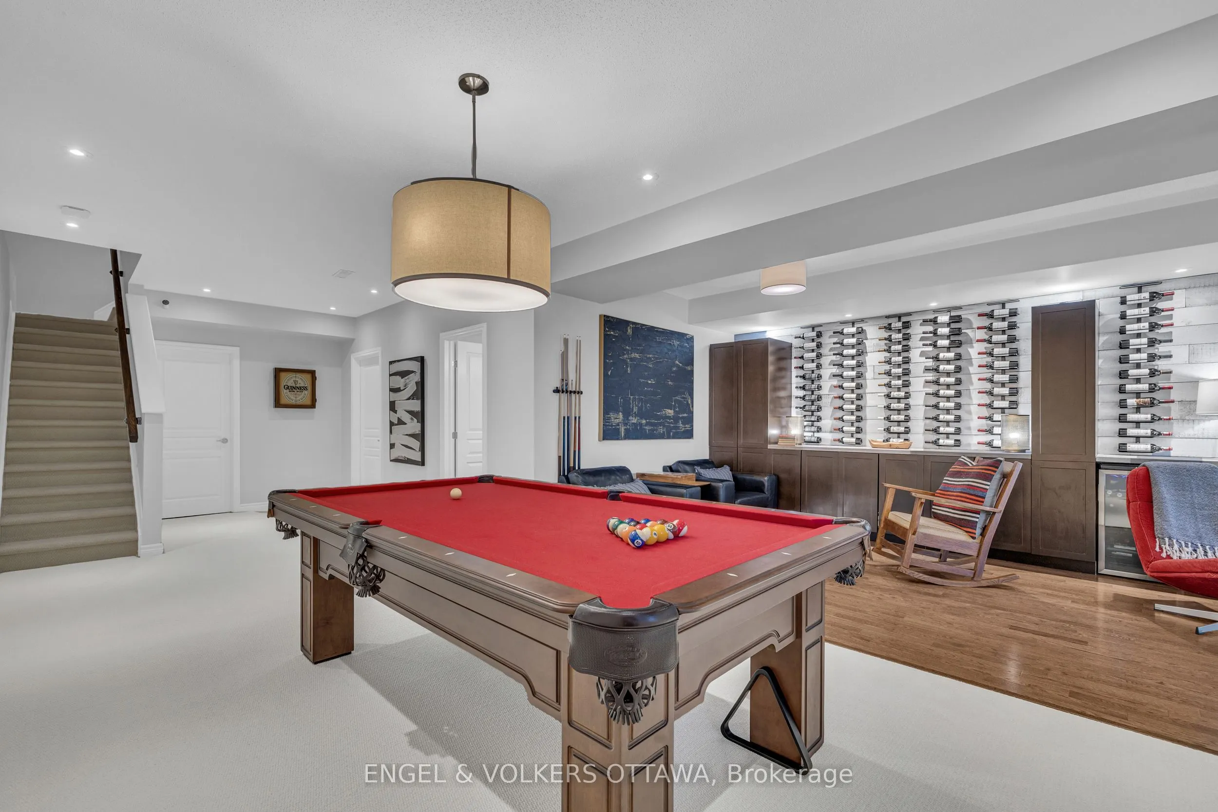 1080 Northgraves Crescent