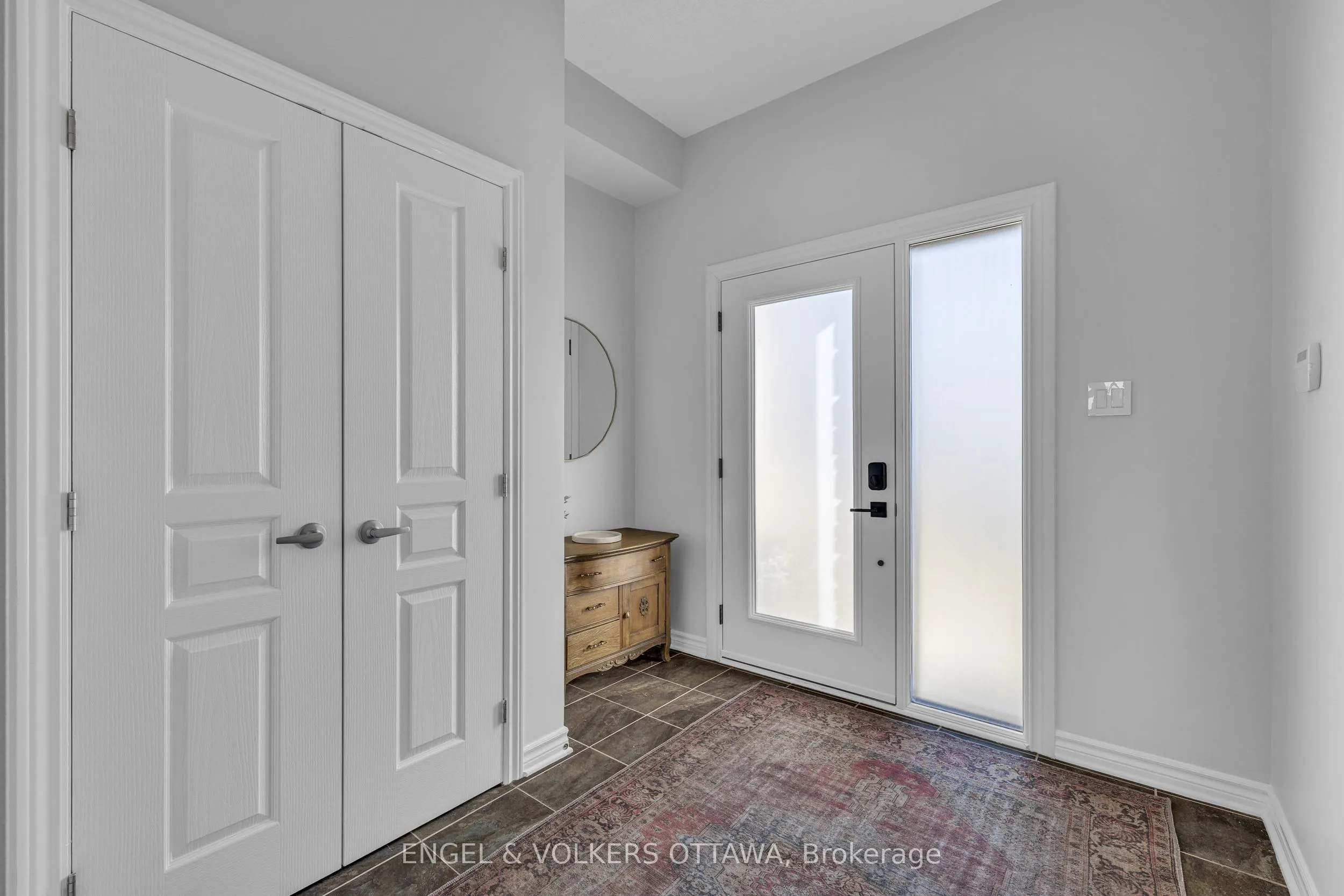 1080 Northgraves Crescent