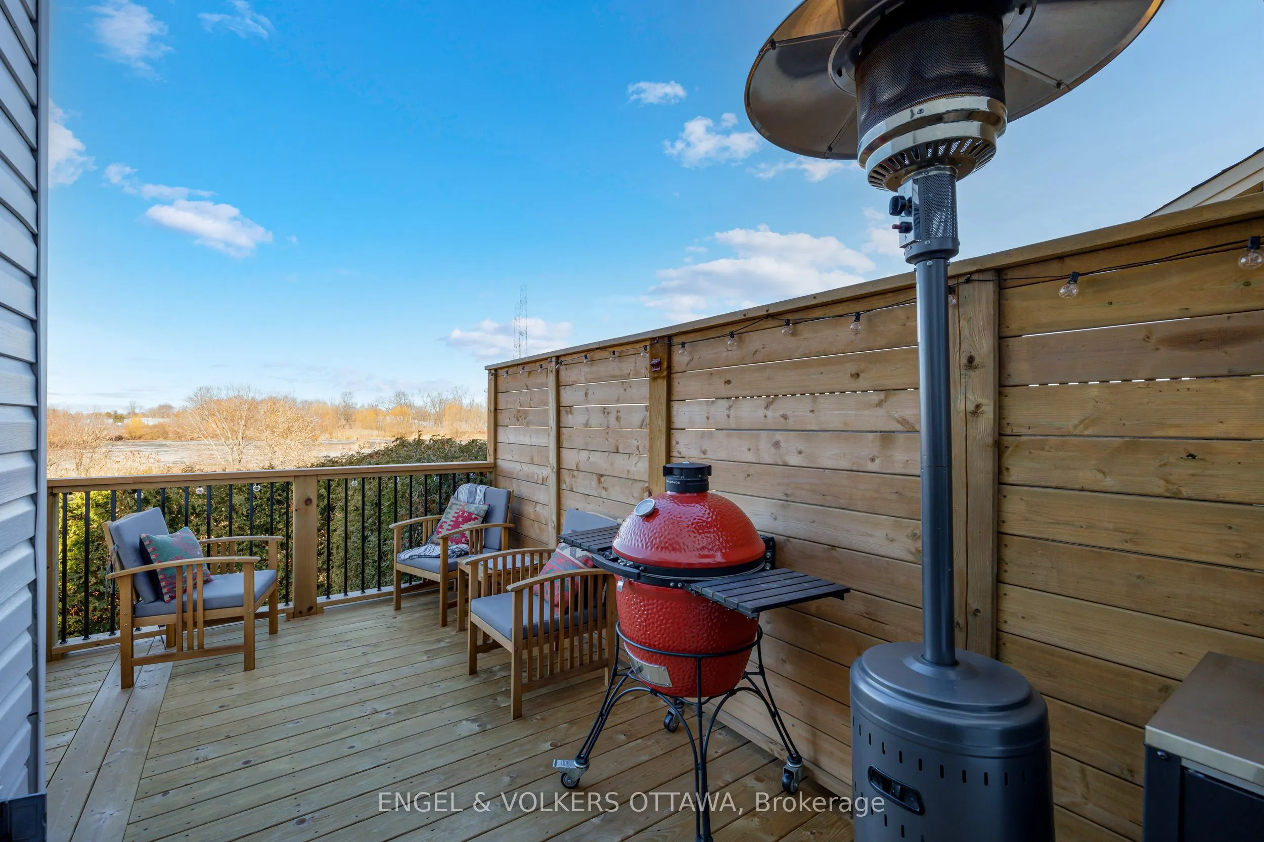 1080 Northgraves Crescent