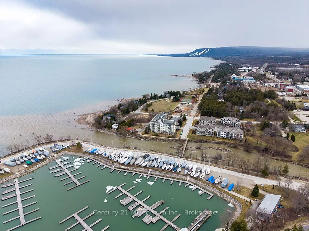 10 Bay Street E #407