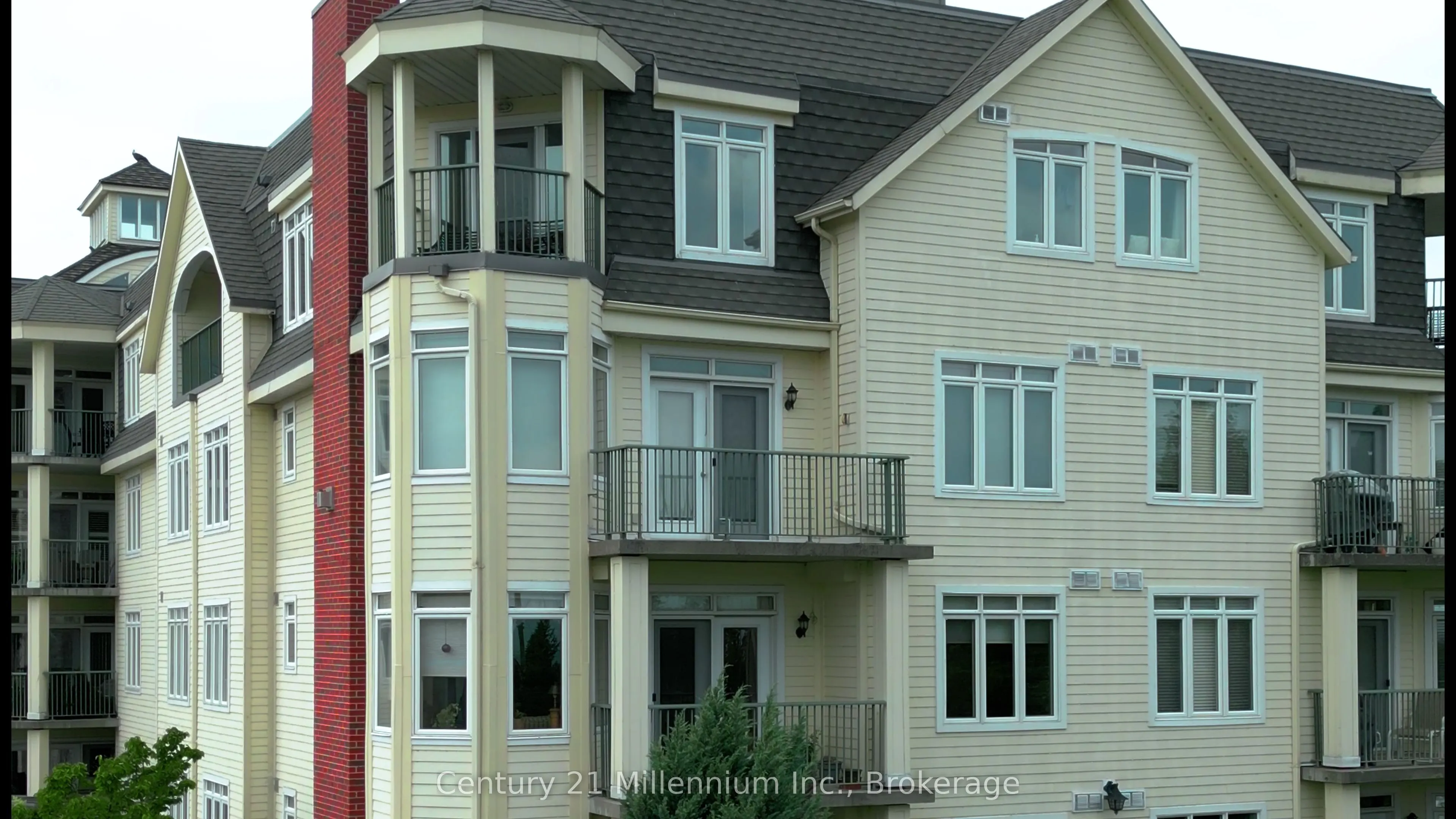 10 Bay Street E #407