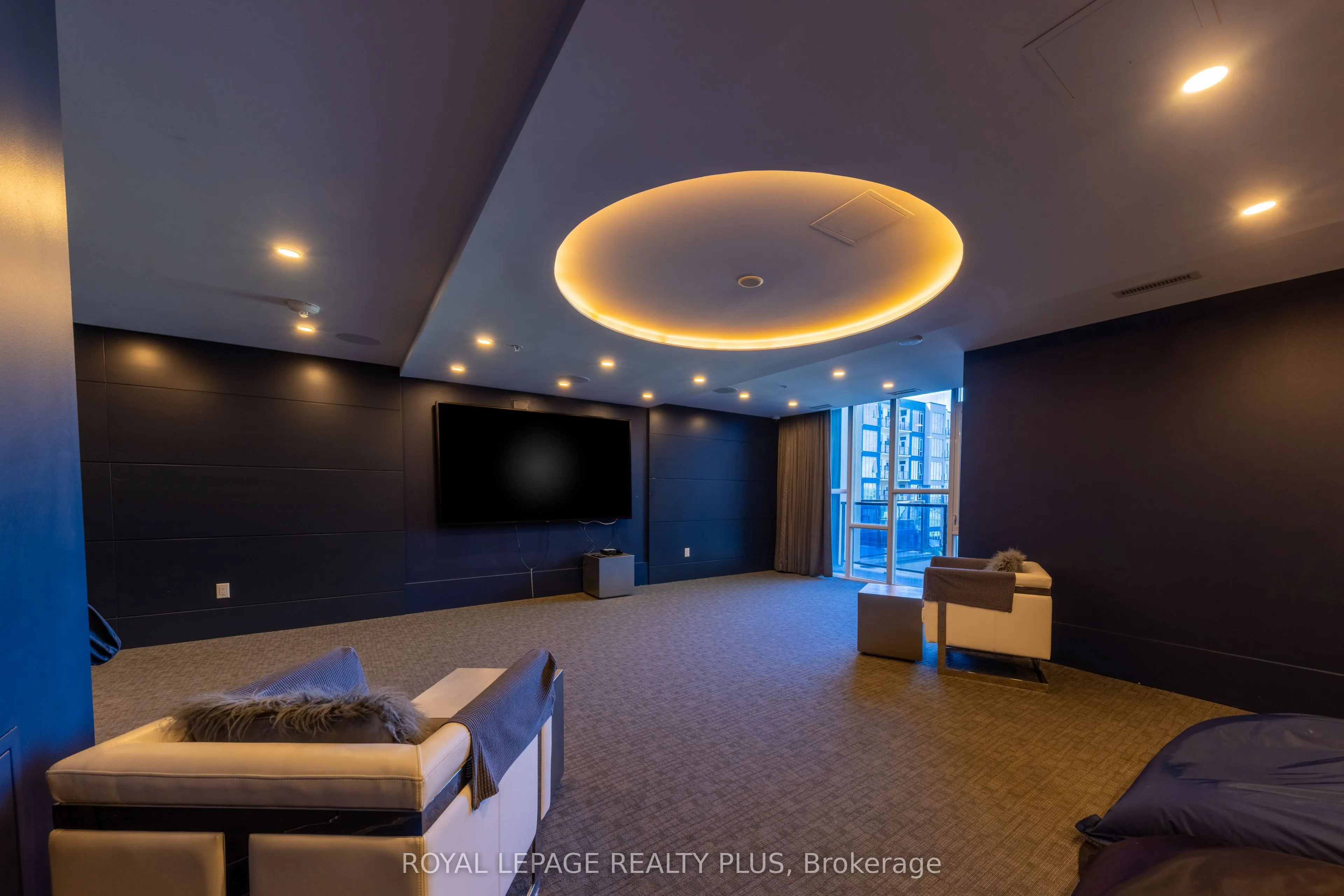 16 Concord Place #306