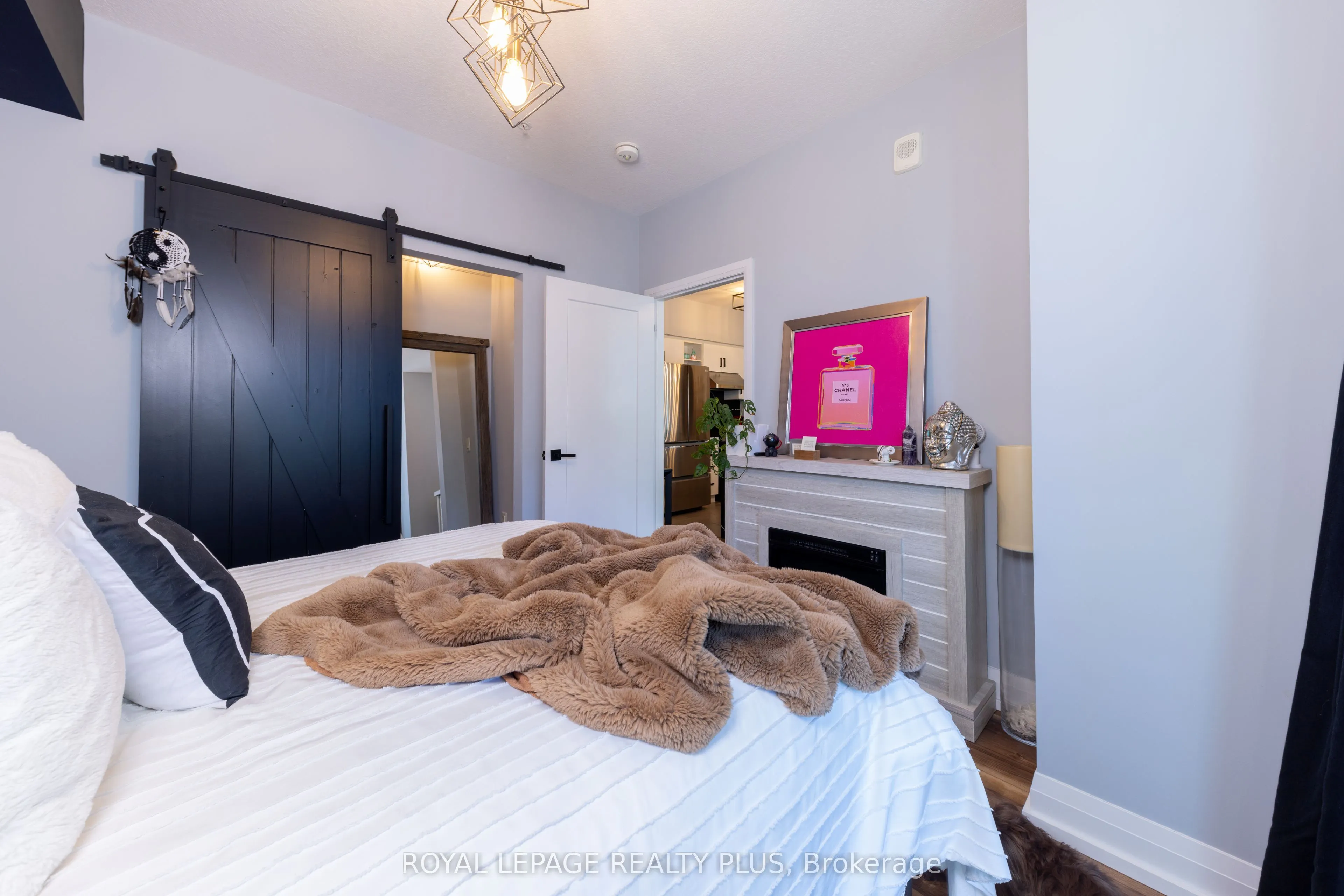 16 Concord Place #306