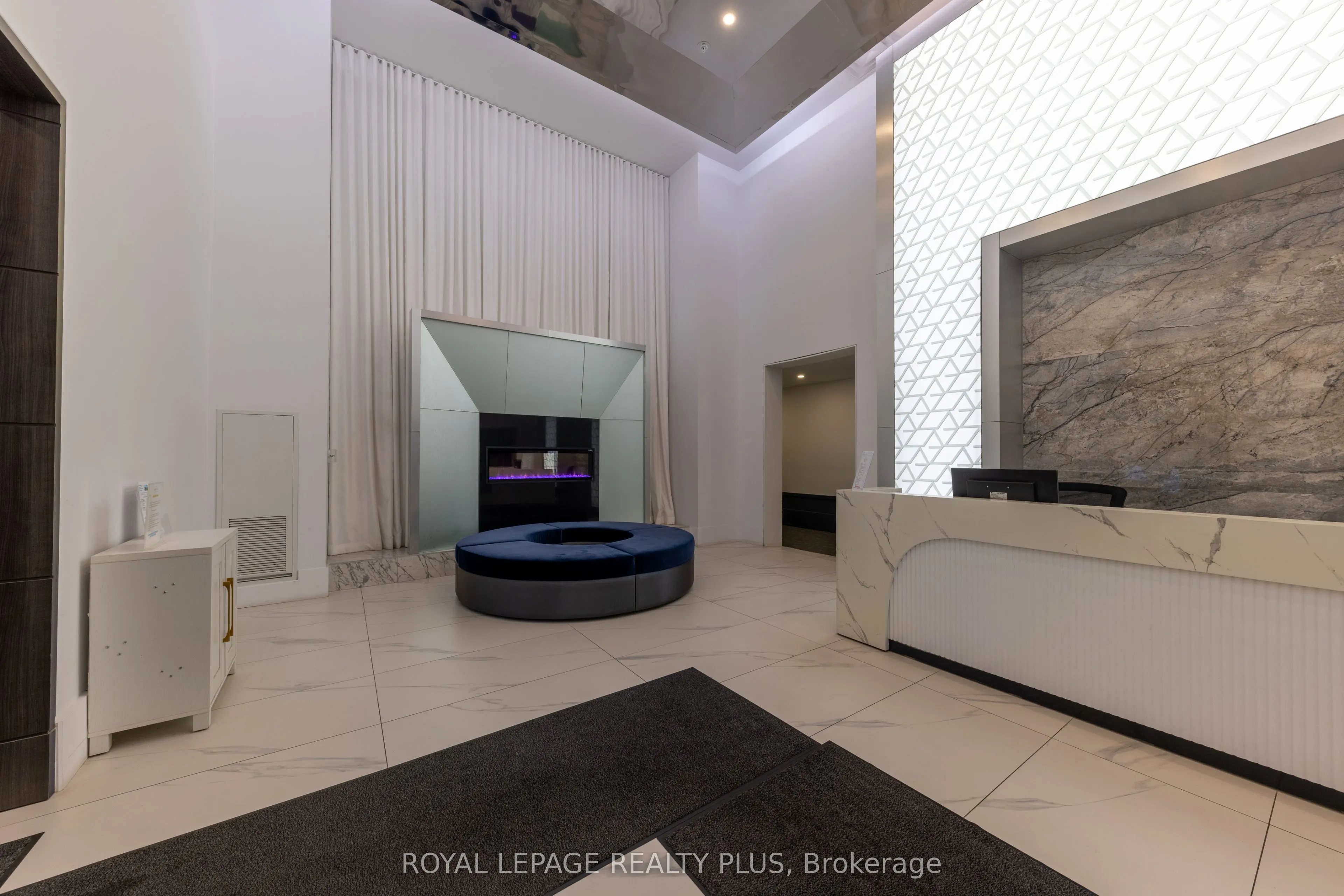 16 Concord Place #306