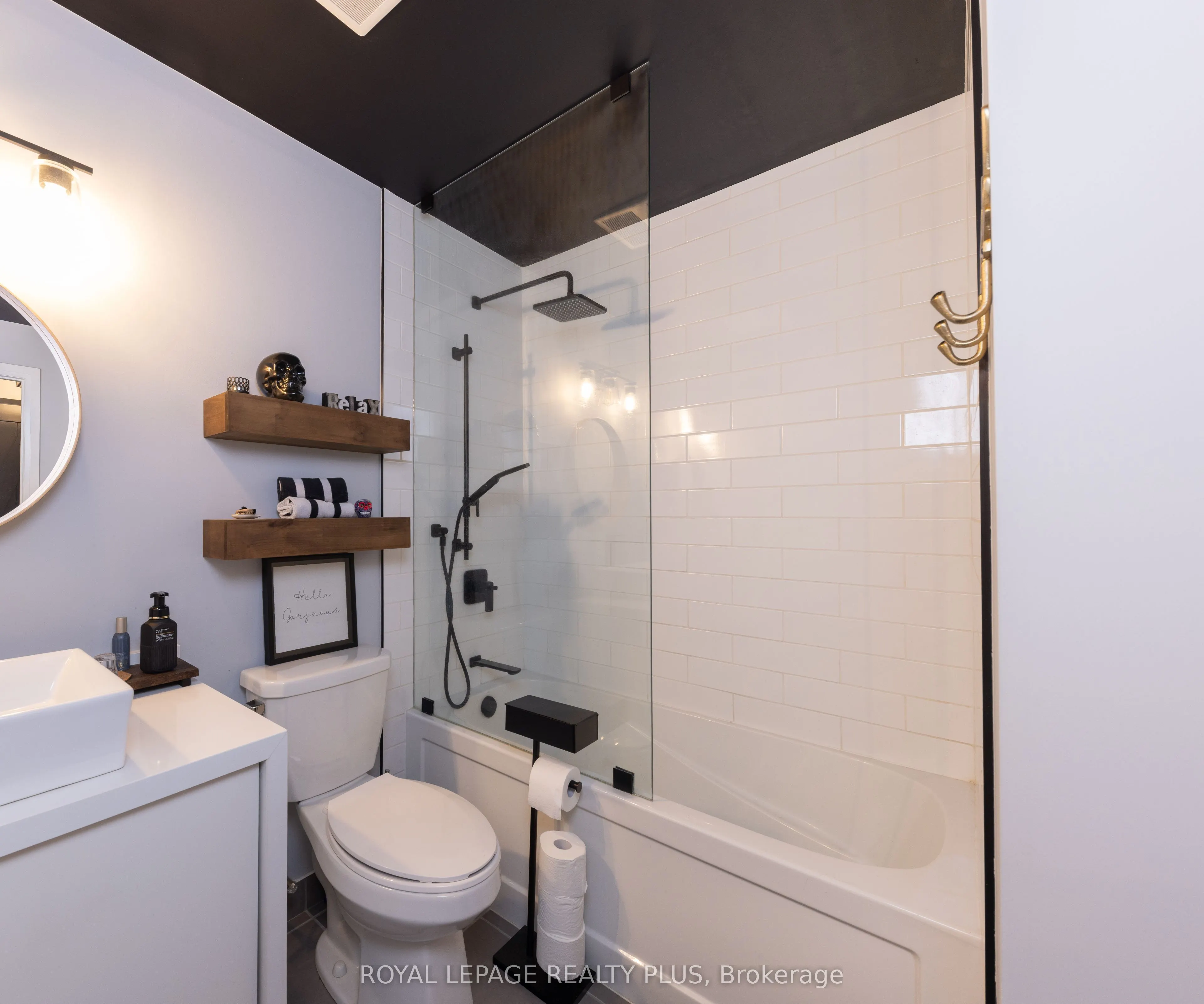 16 Concord Place #306