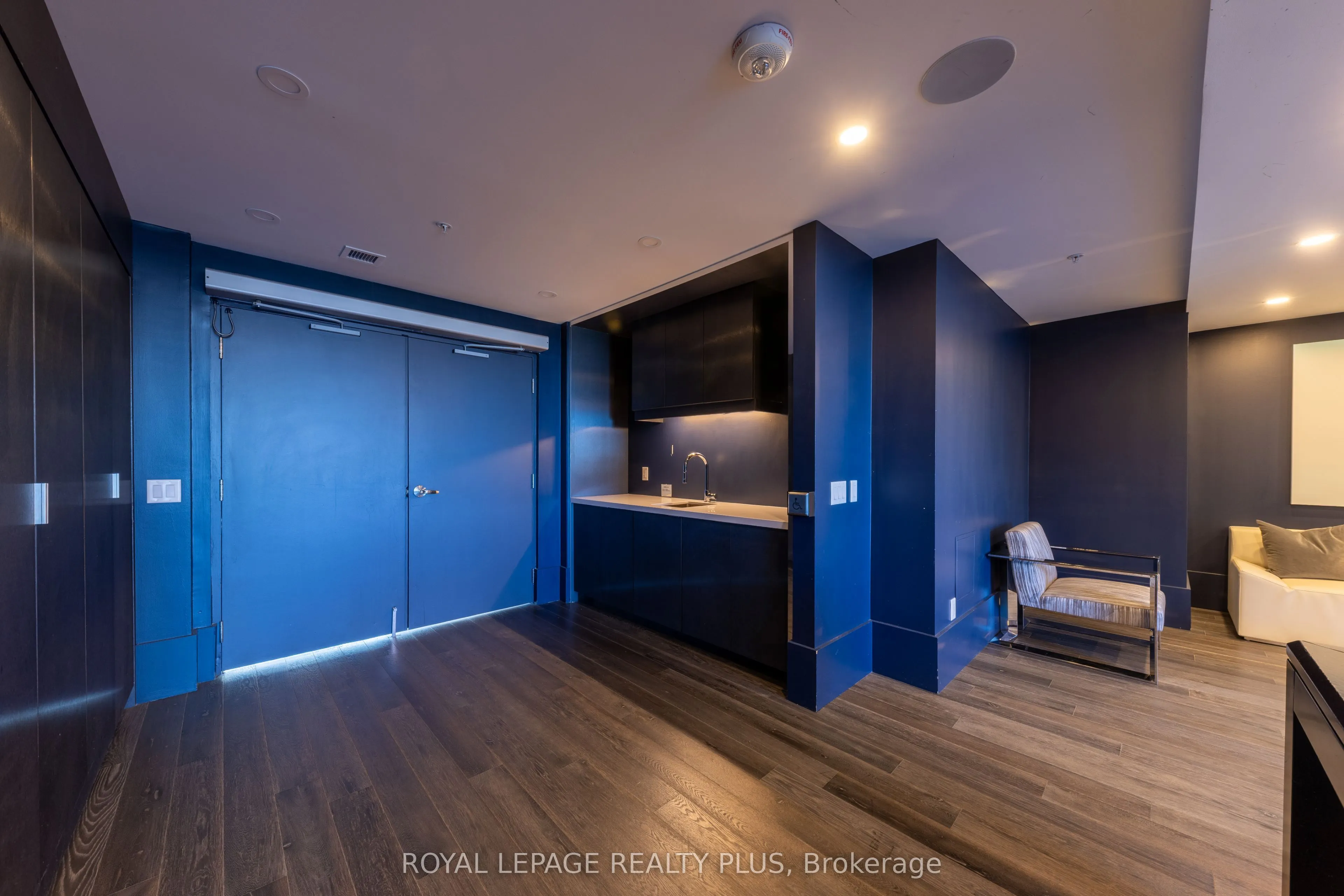 16 Concord Place #306