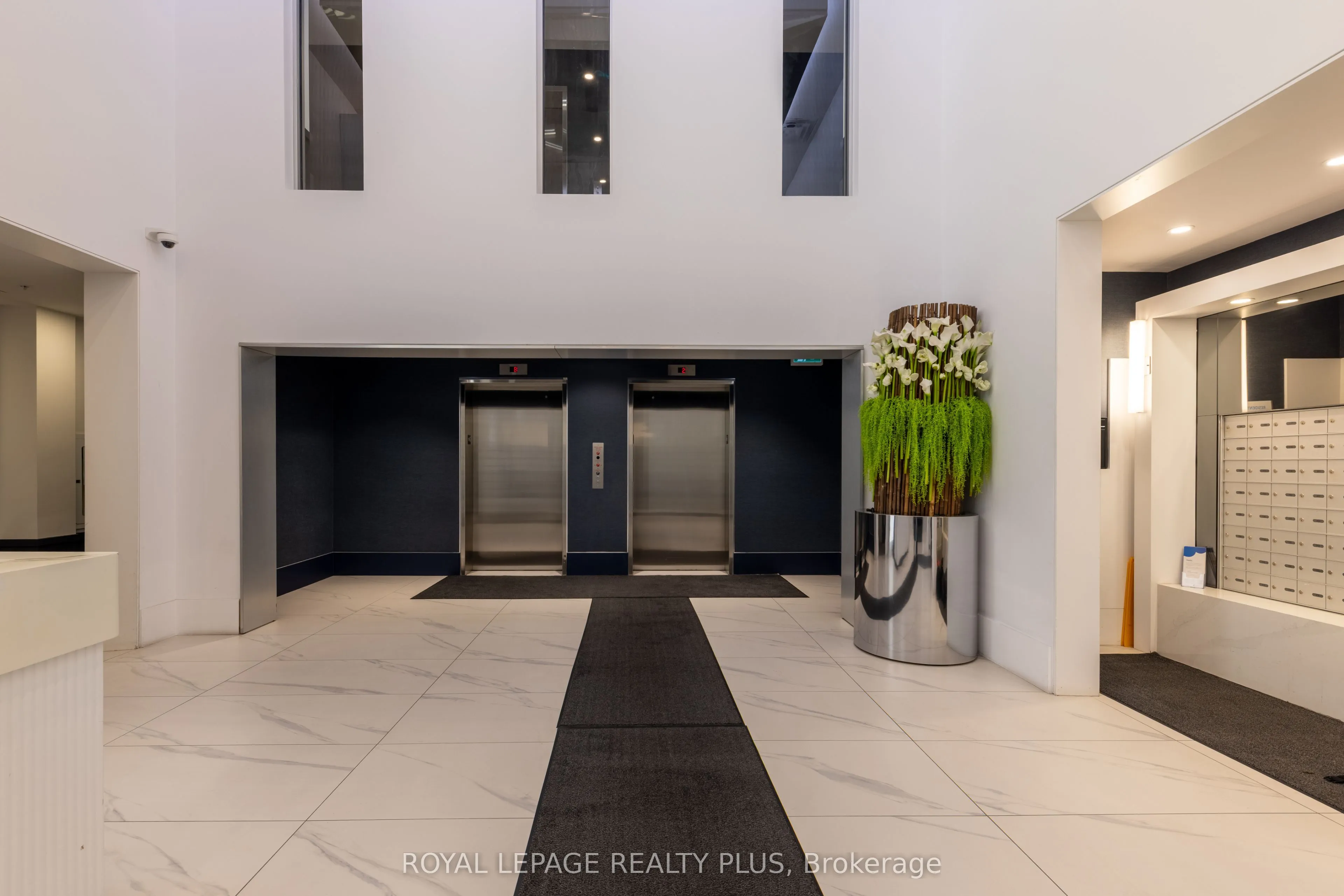 16 Concord Place #306