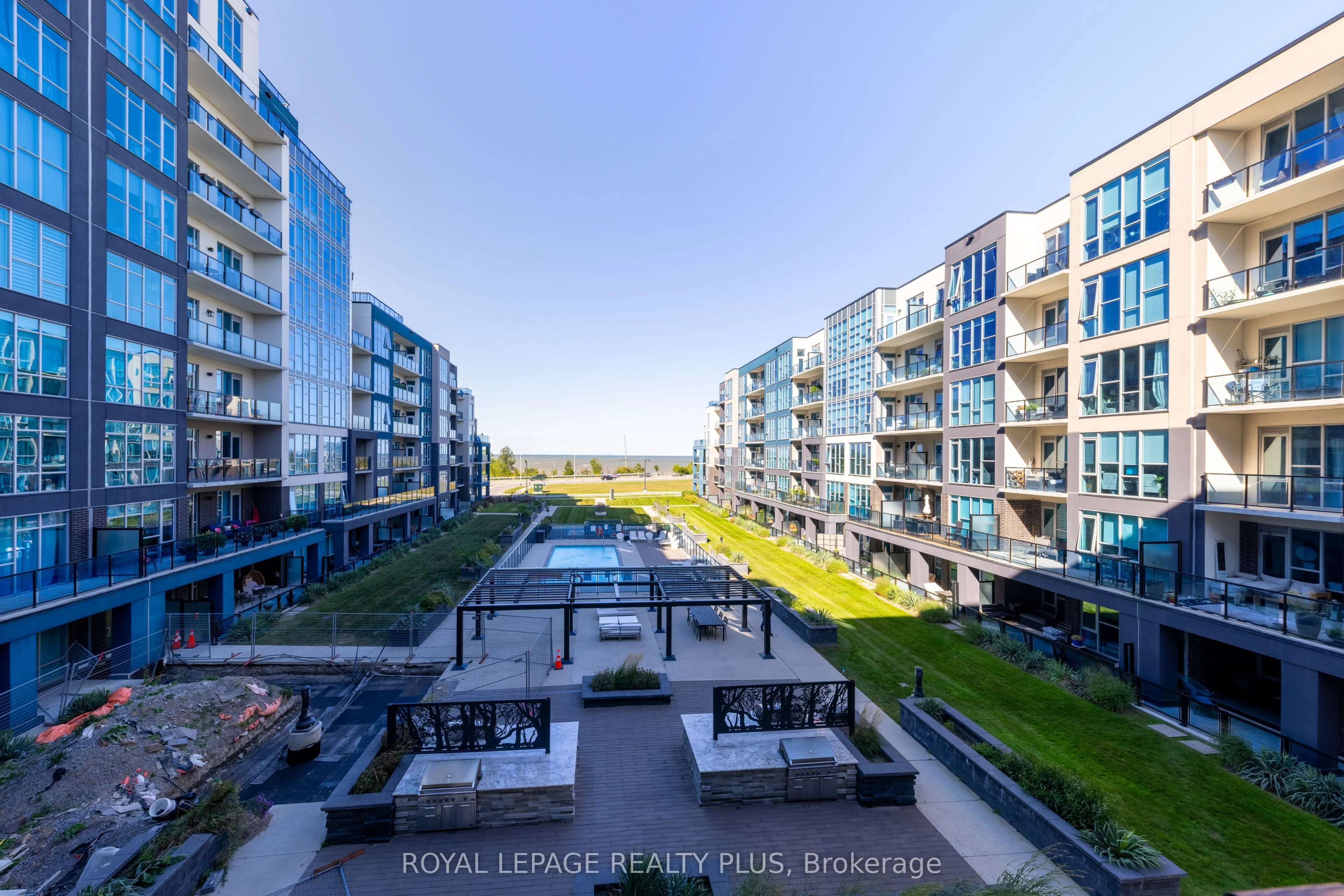 16 Concord Place #306