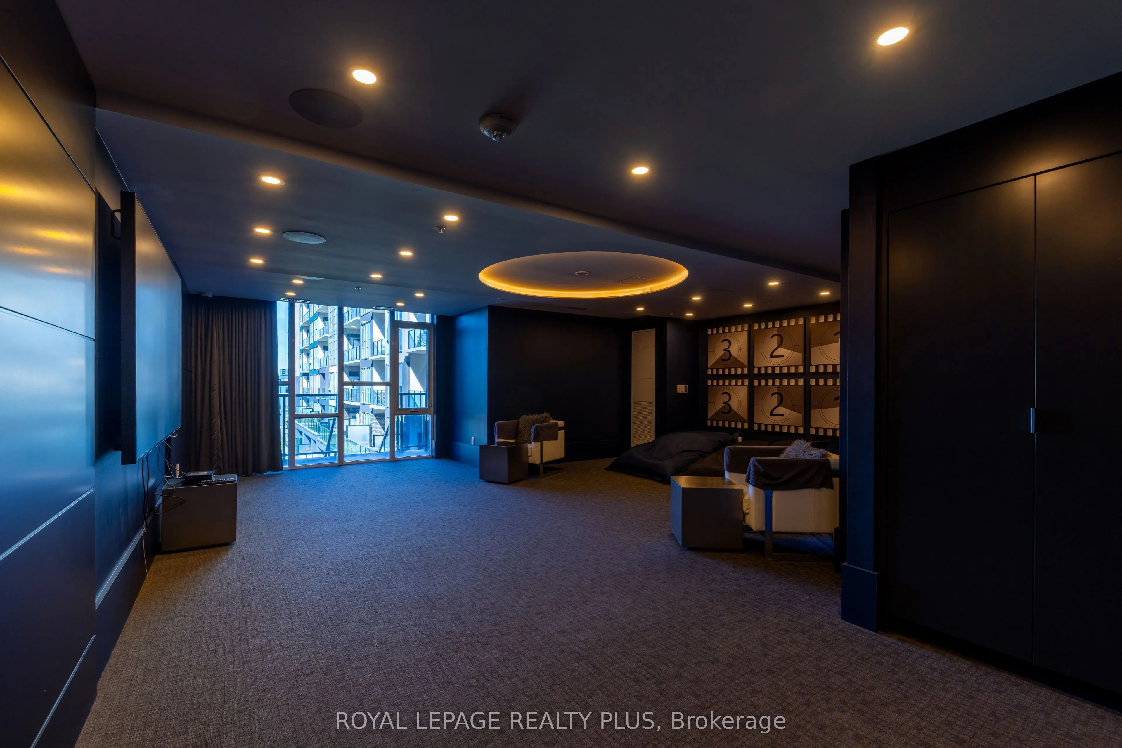 16 Concord Place #306