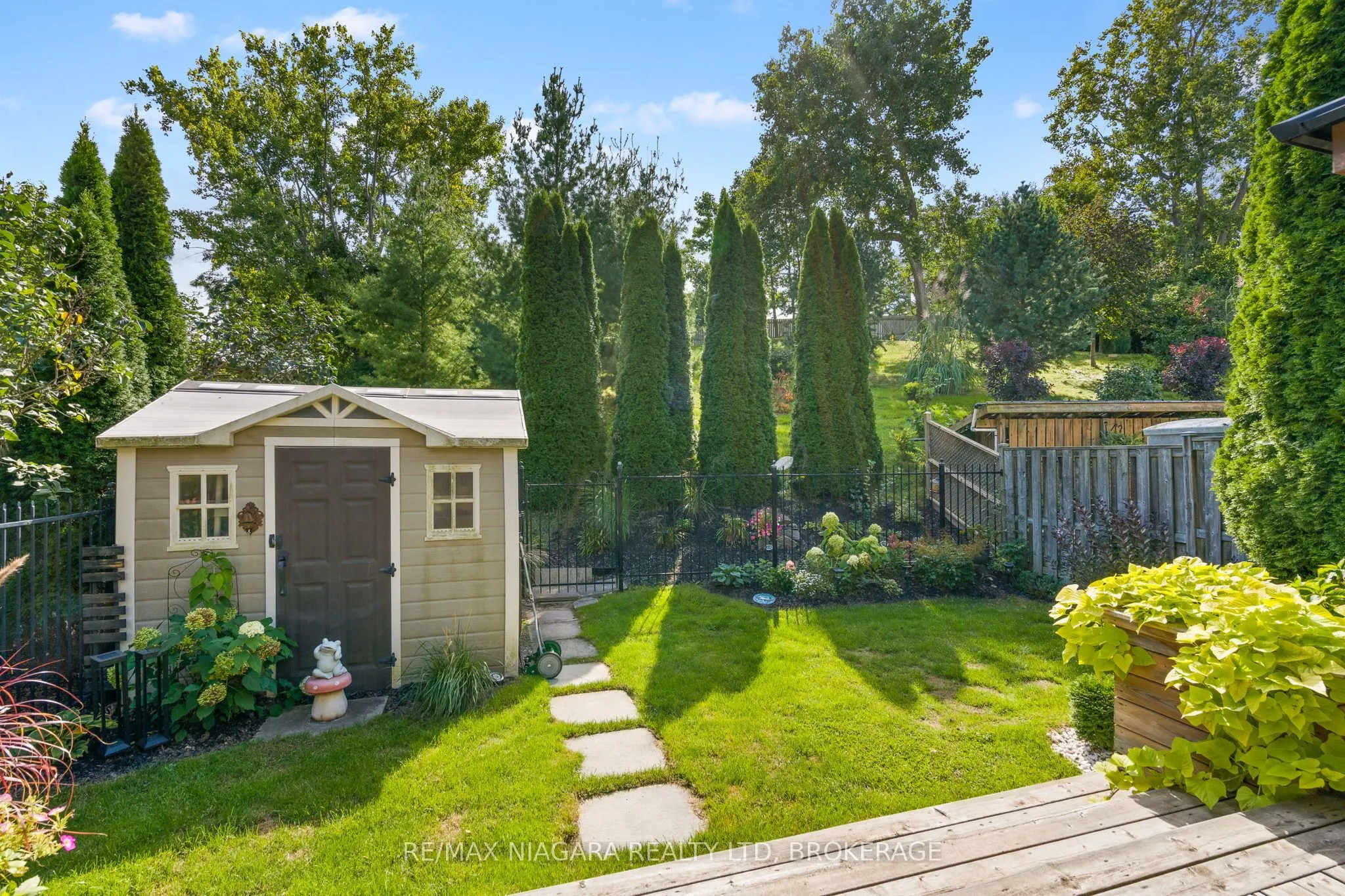 2487 WALKER Court