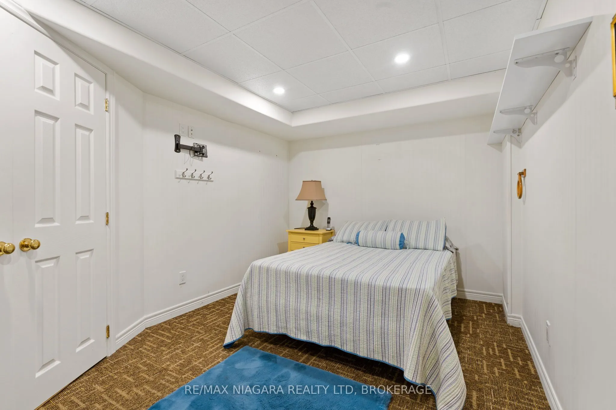 2487 WALKER Court