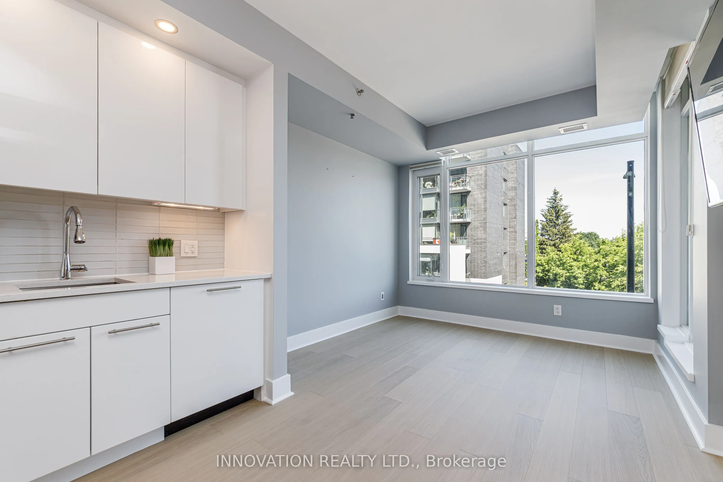 88 RICHMOND Road #209