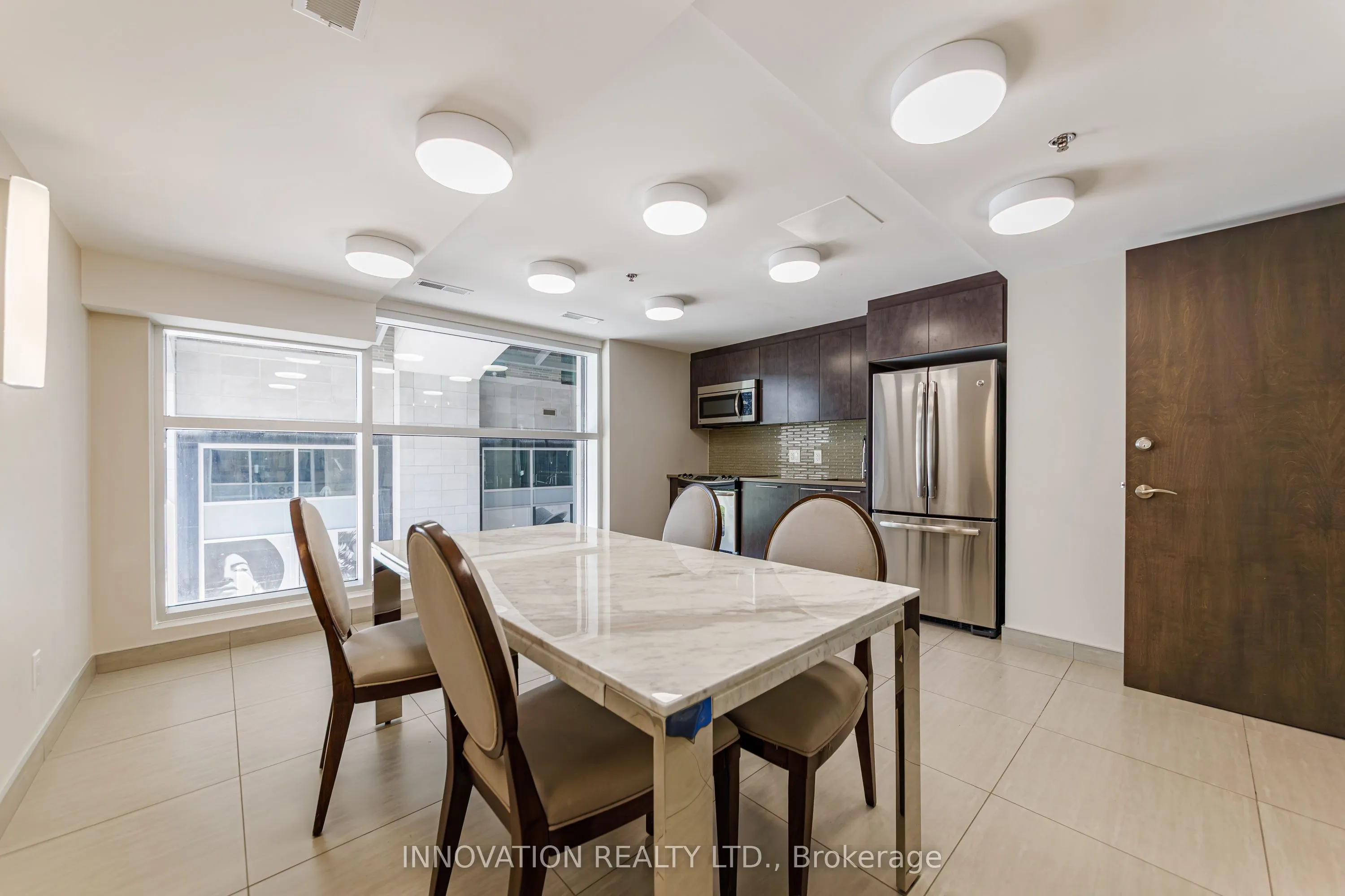 88 RICHMOND Road #209