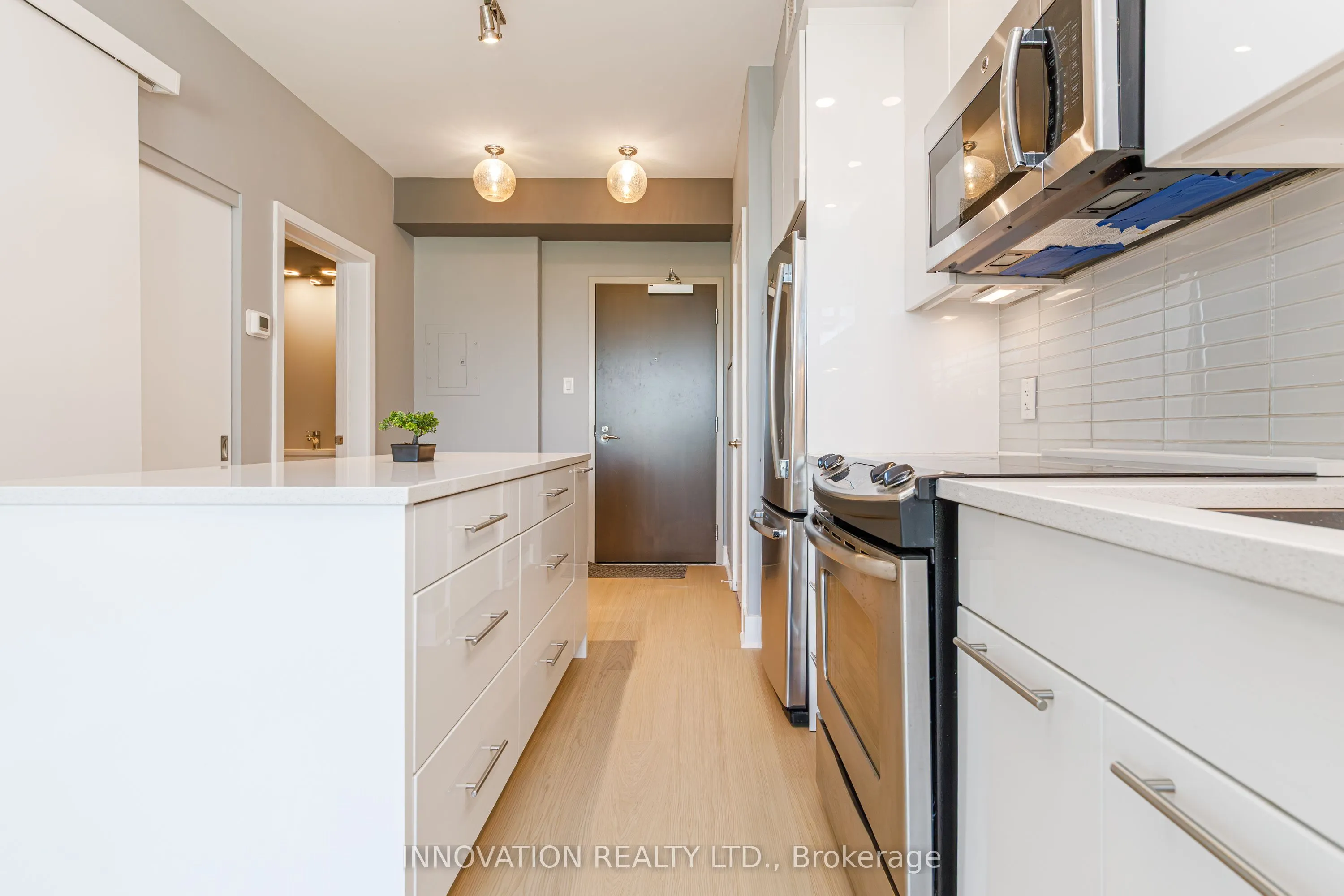 88 RICHMOND Road #209