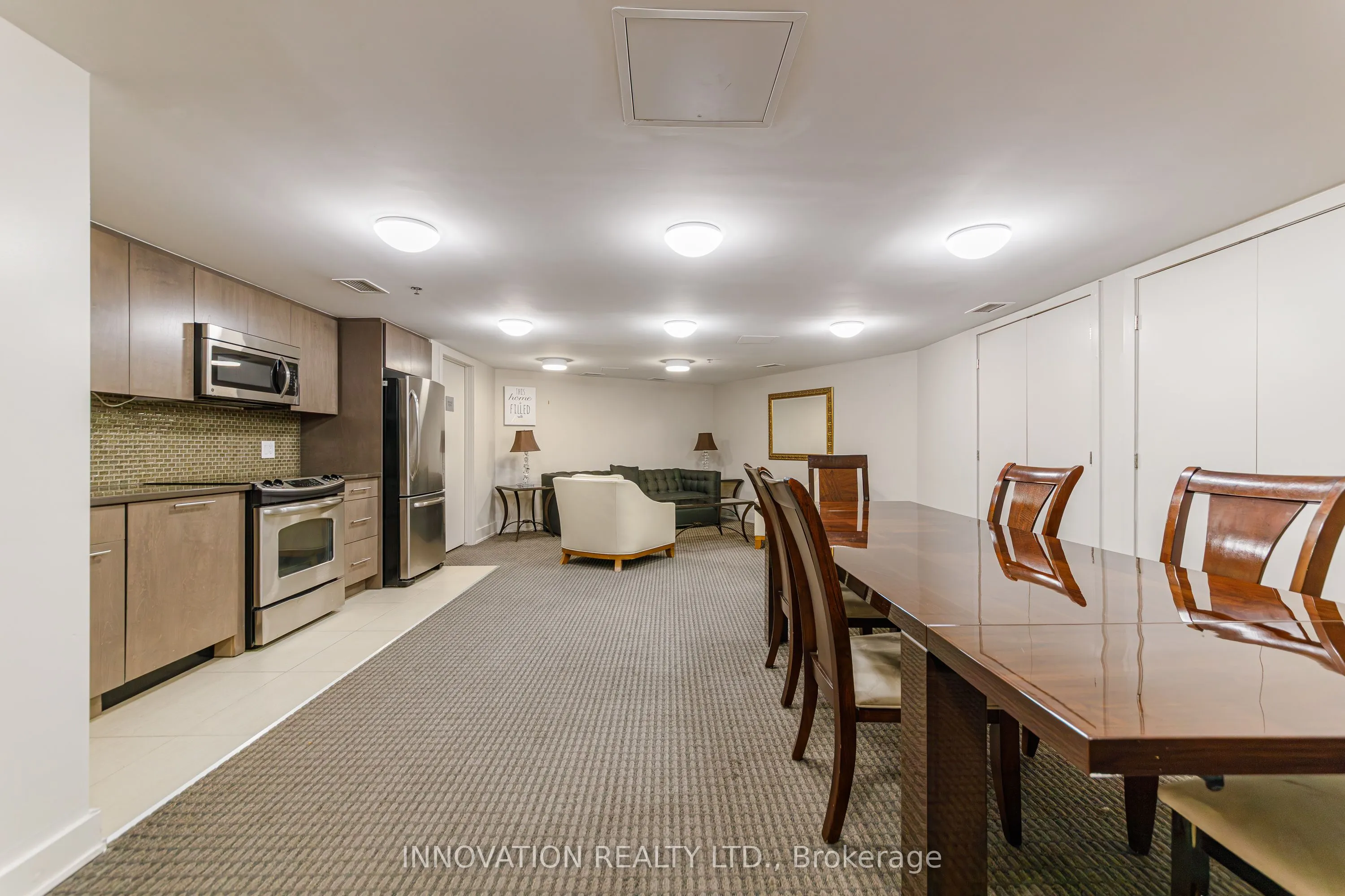 88 RICHMOND Road #209