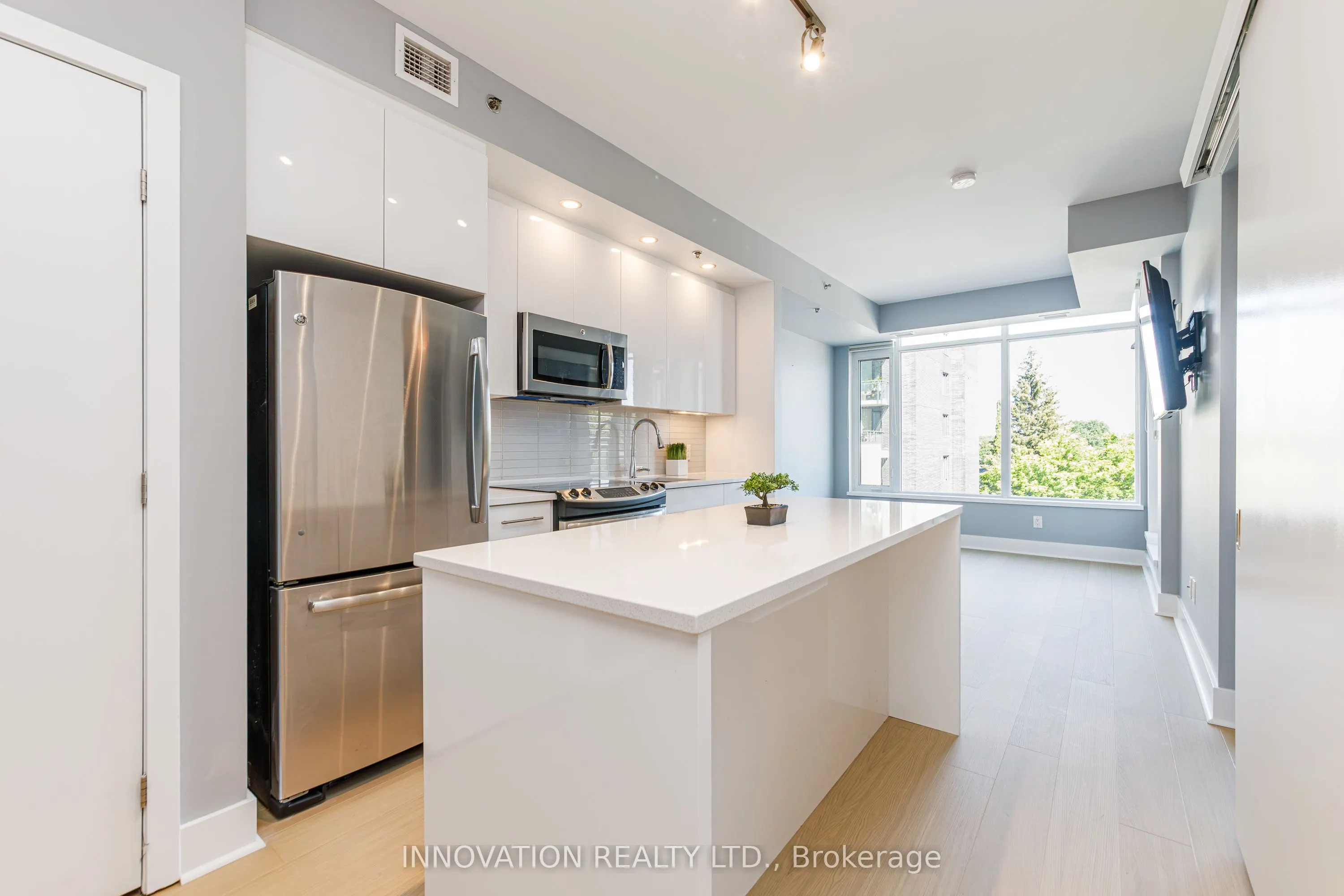 88 RICHMOND Road #209