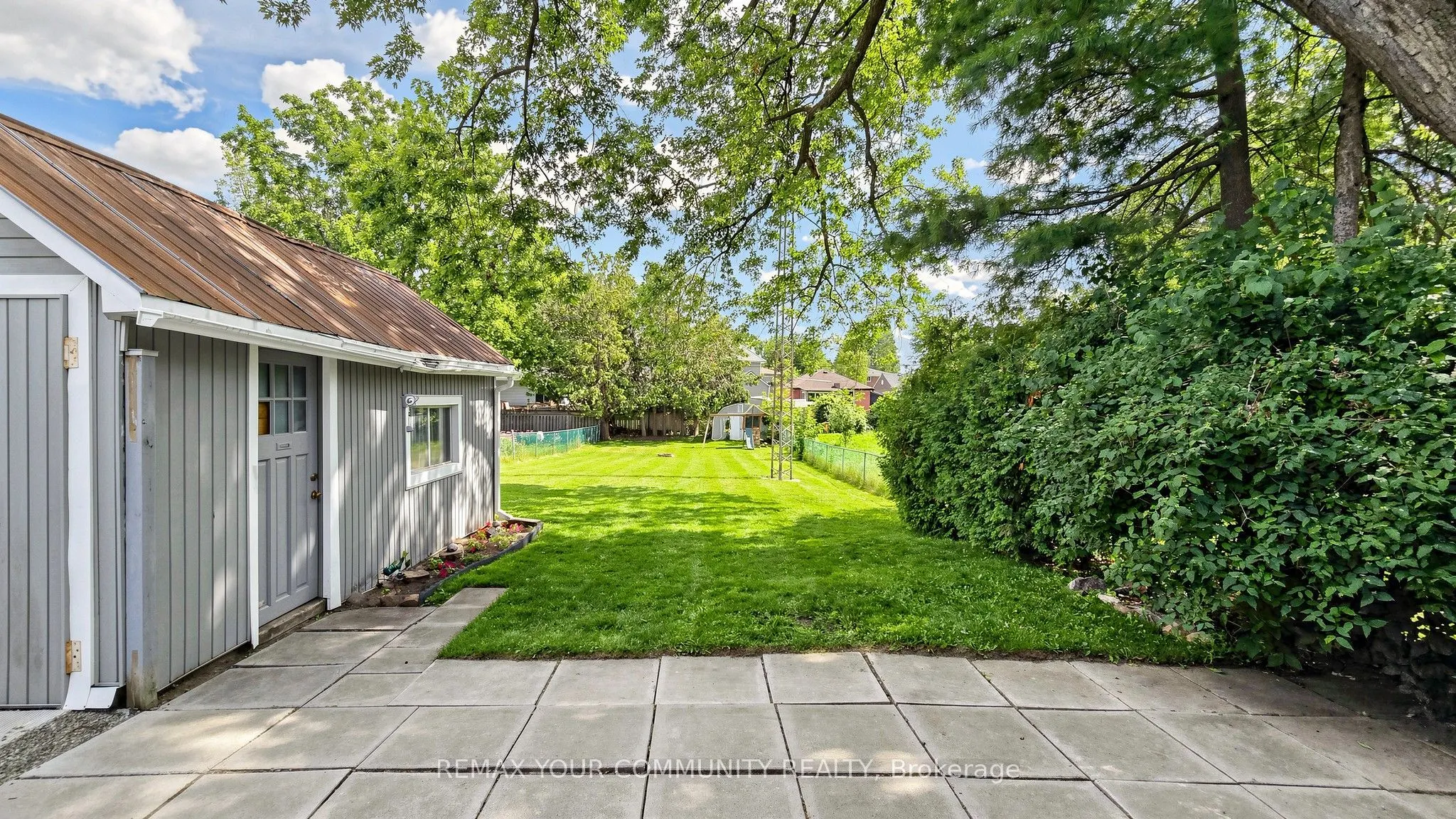 675 Lundys Lane