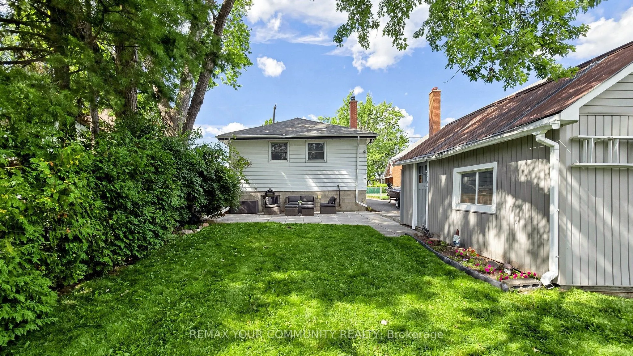 675 Lundys Lane
