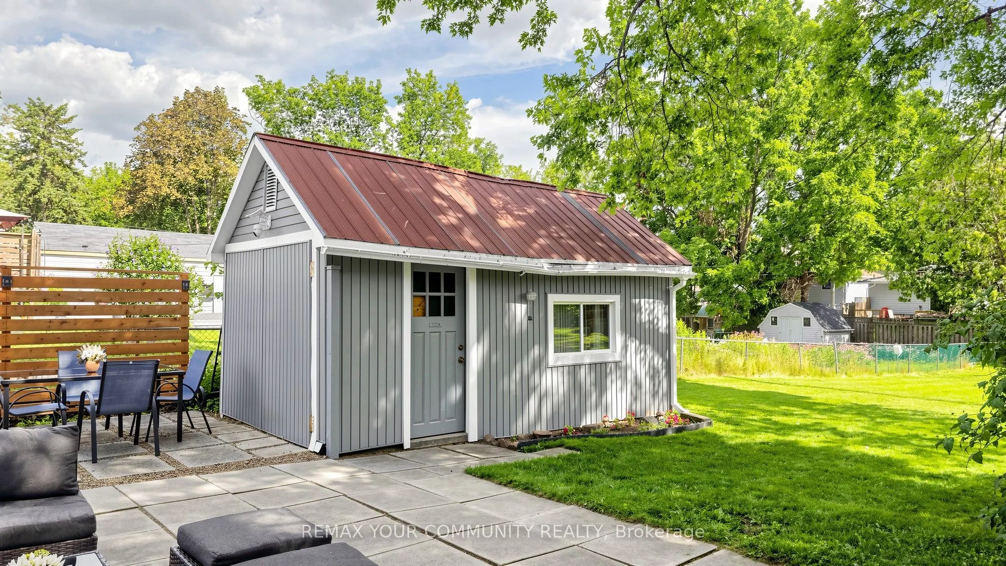 675 Lundys Lane