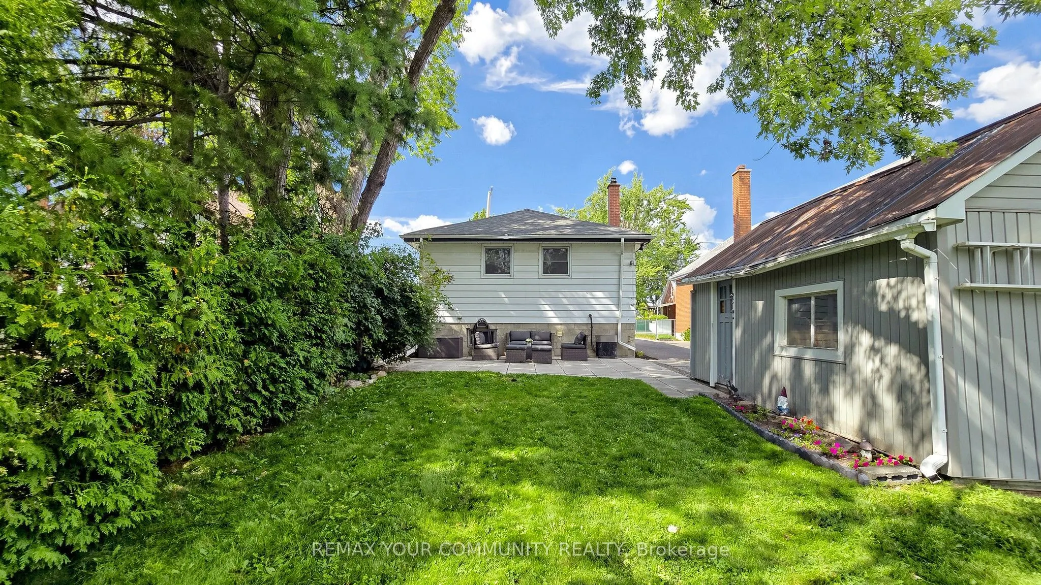 675 Lundys Lane