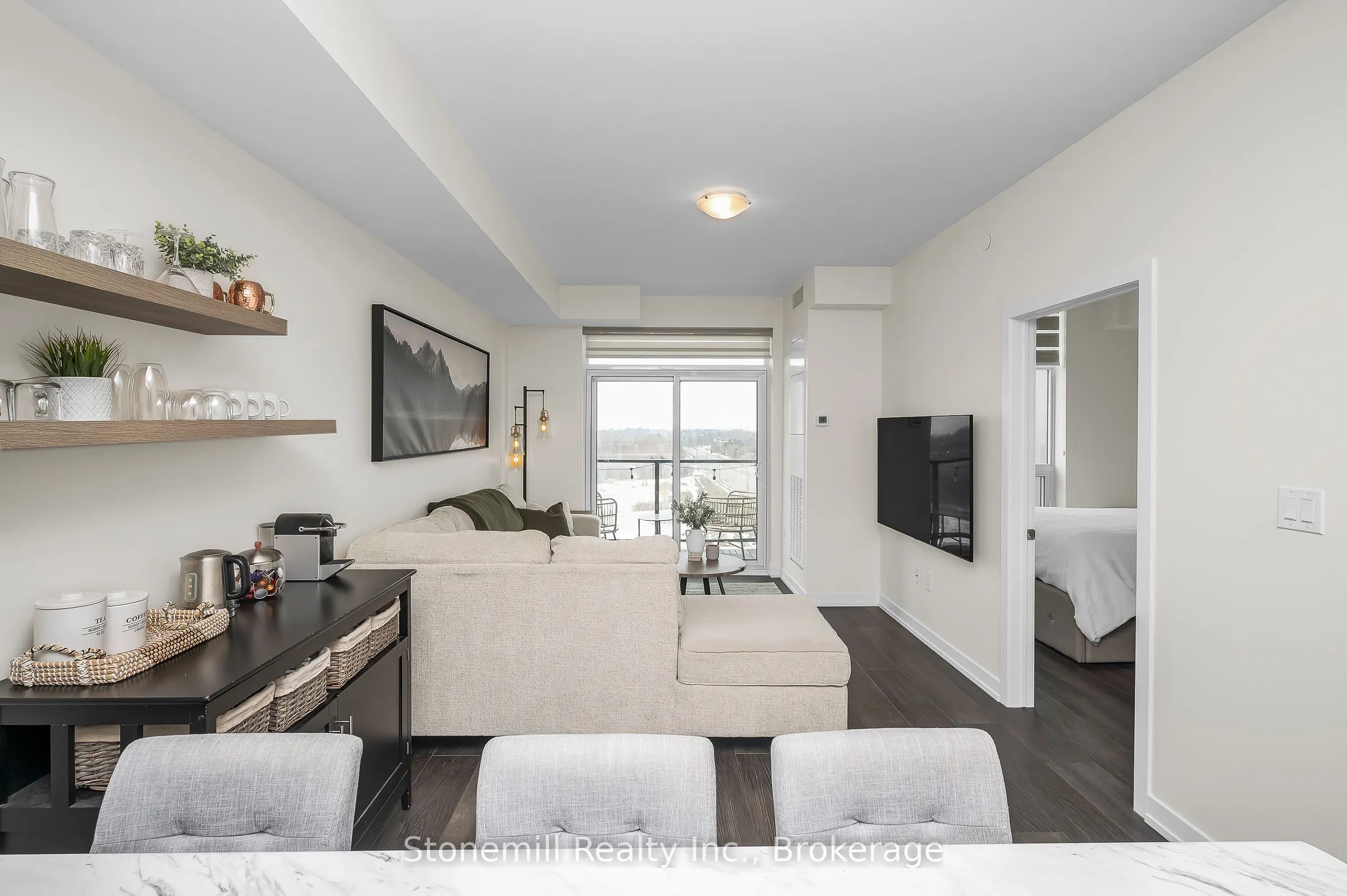 450 Dundas Street E #701