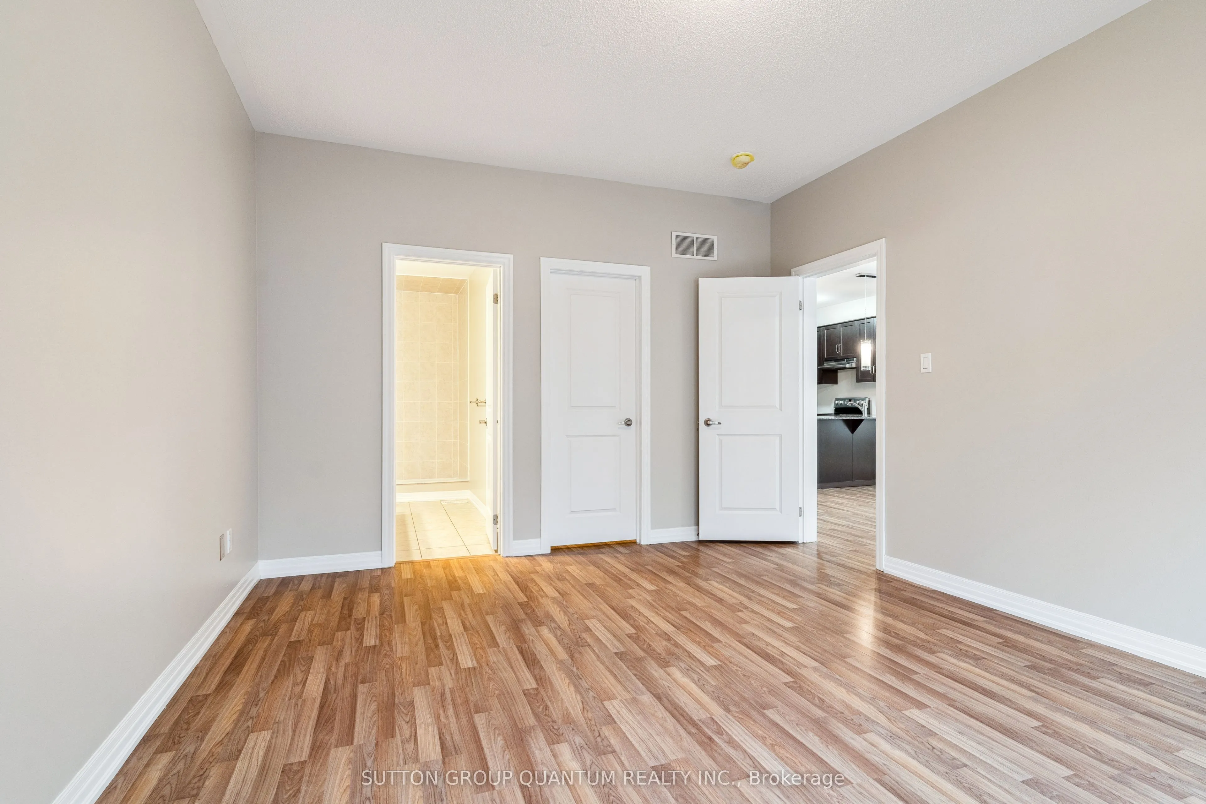 86 Angela Crescent