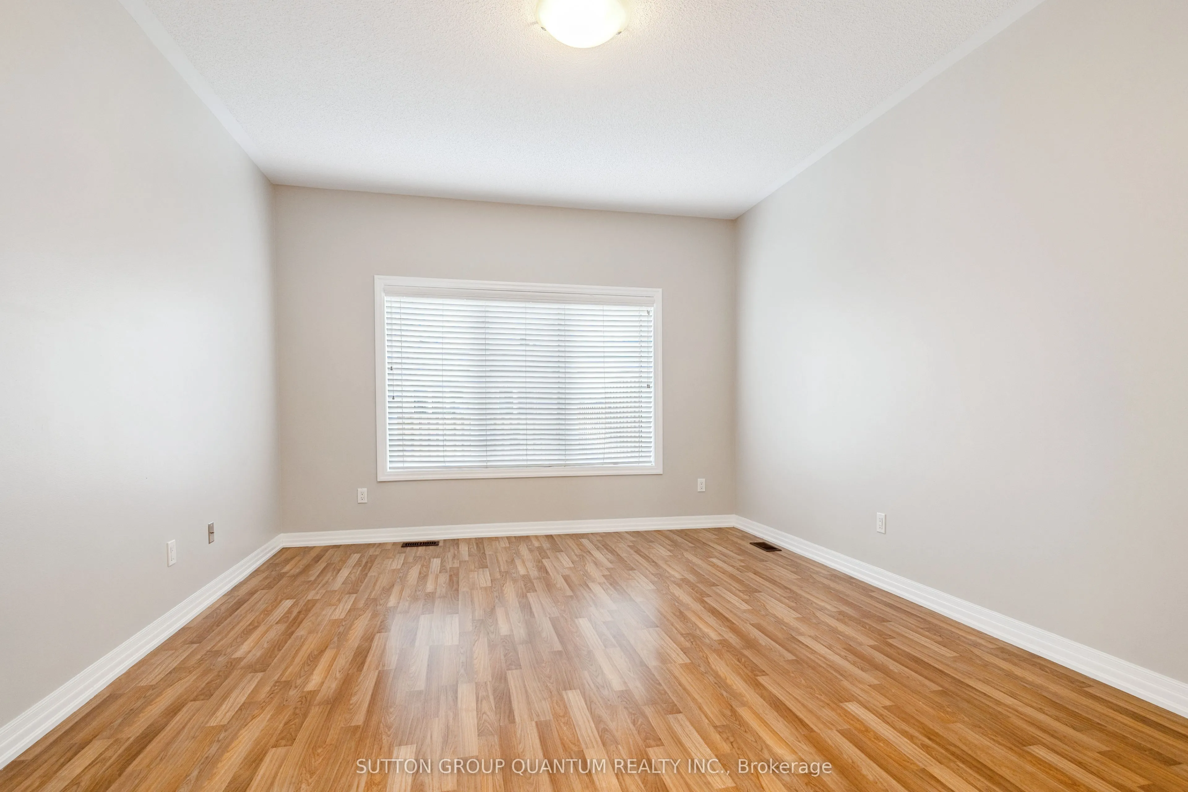 86 Angela Crescent